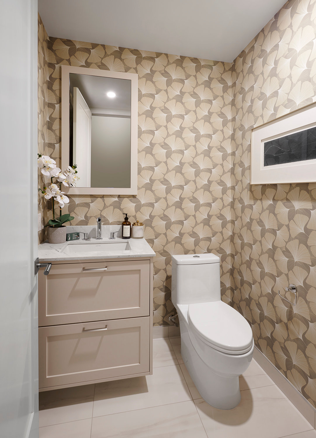 Royal Bayview GL20 Powder Room
