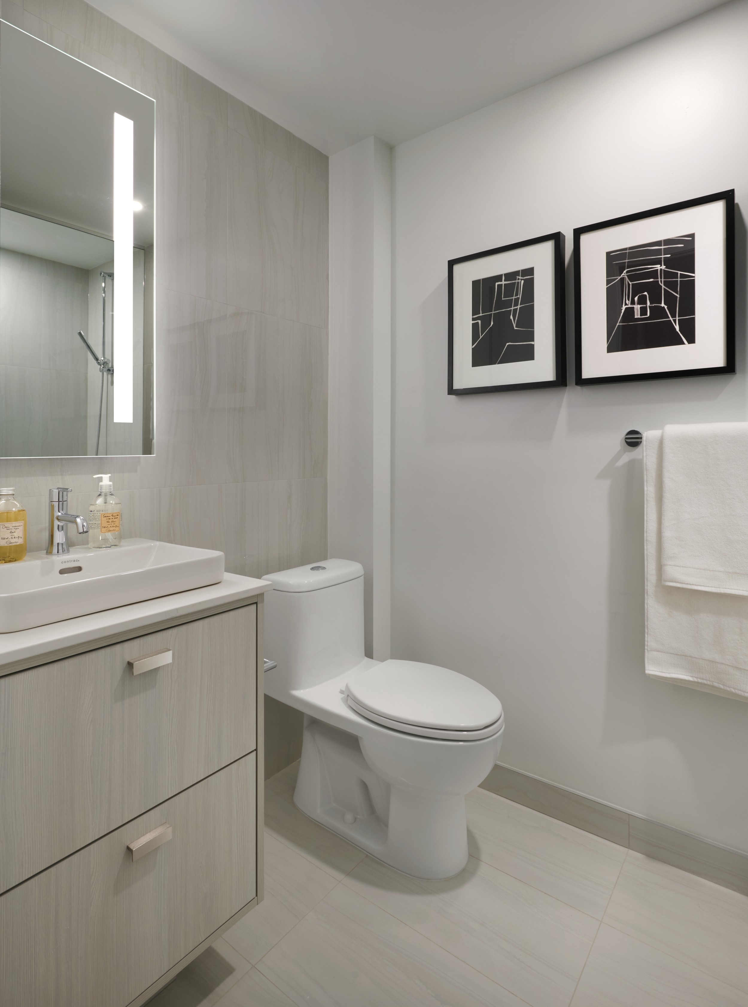 MRKT Suite 315 Secondary Bathroom