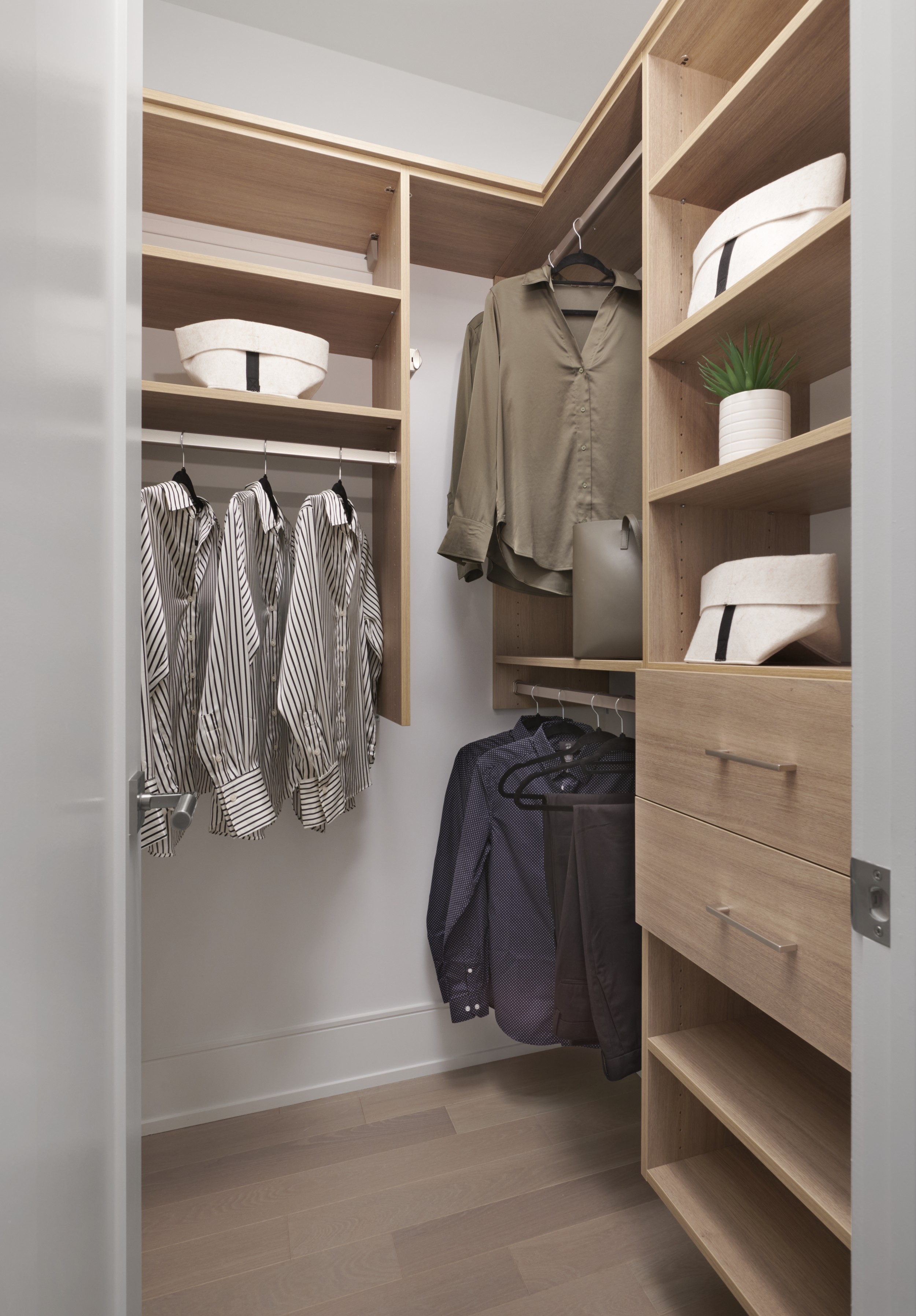 The Well Signature Suite 303 Foyer Walk-In Closet
