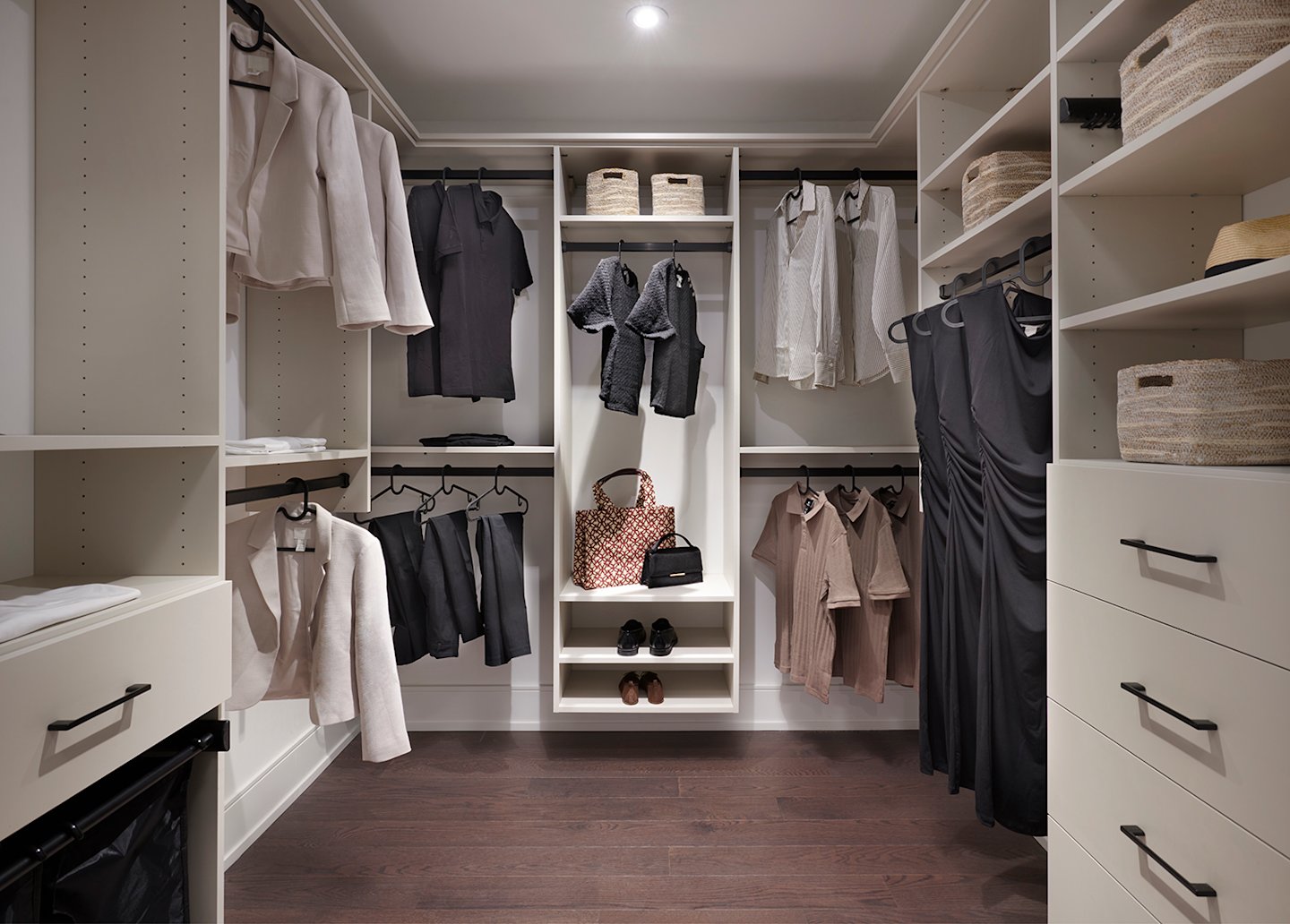 Chateau Model Suite 101 Walk In Closet