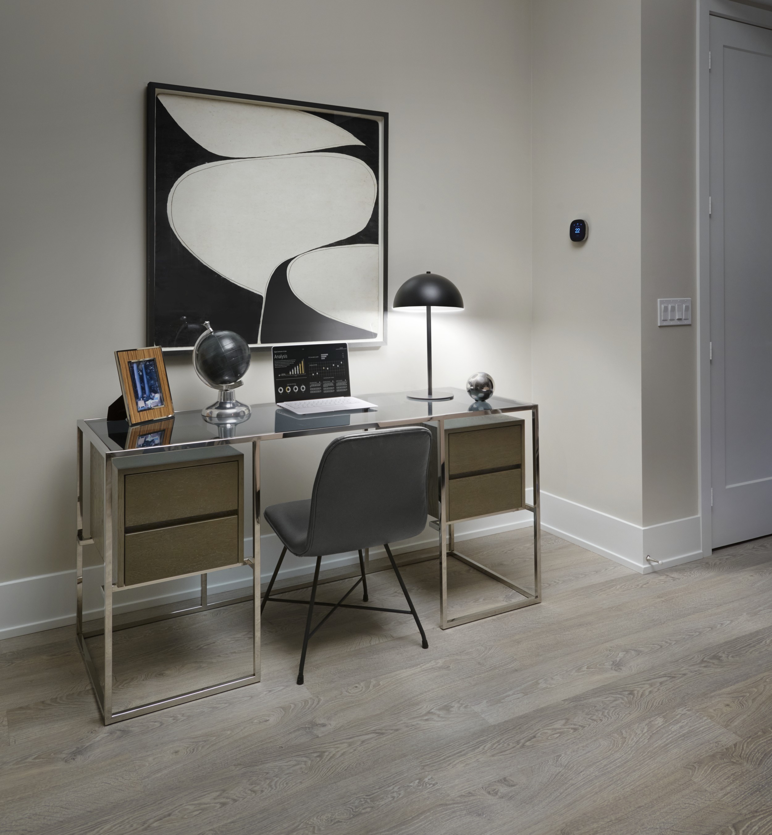 MRKT Suite 107 Desk