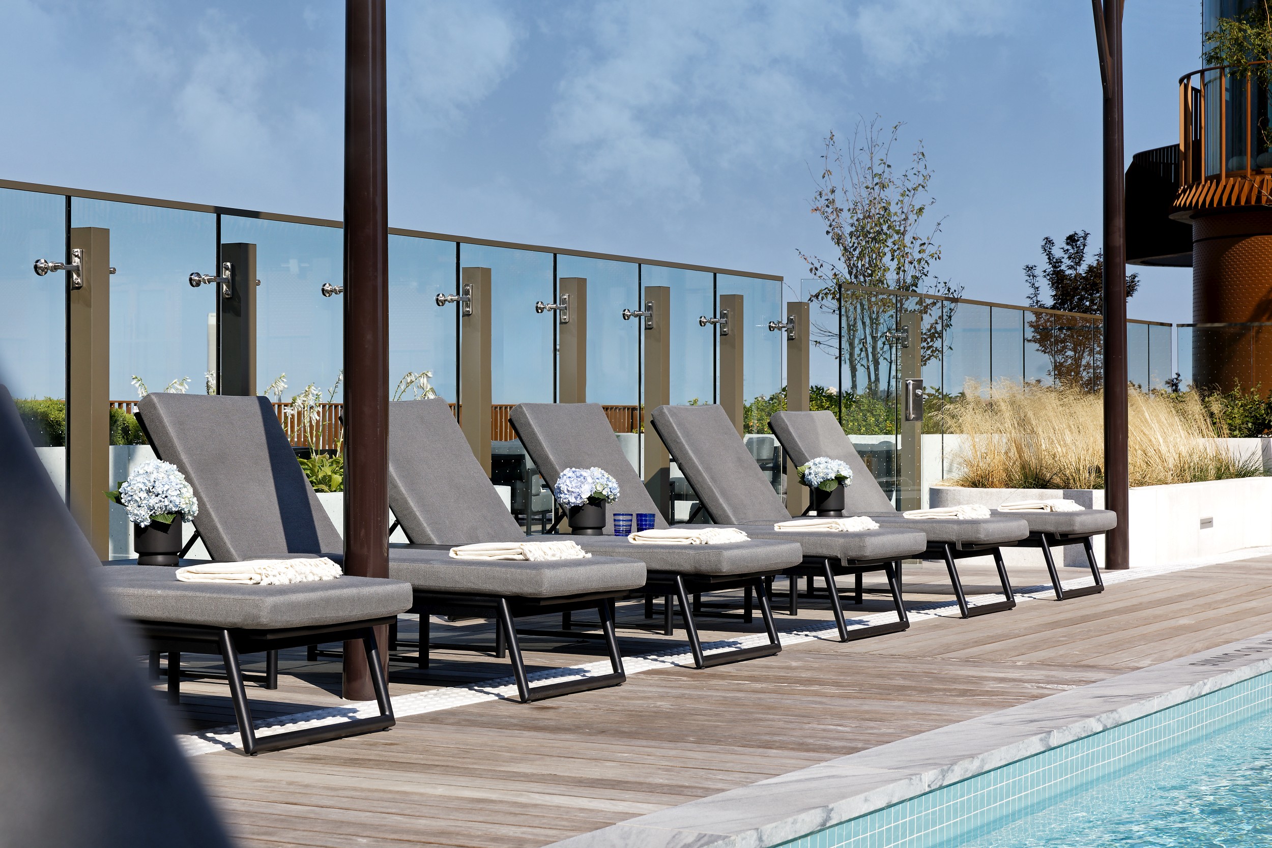 Aqualuna Pool Loungers