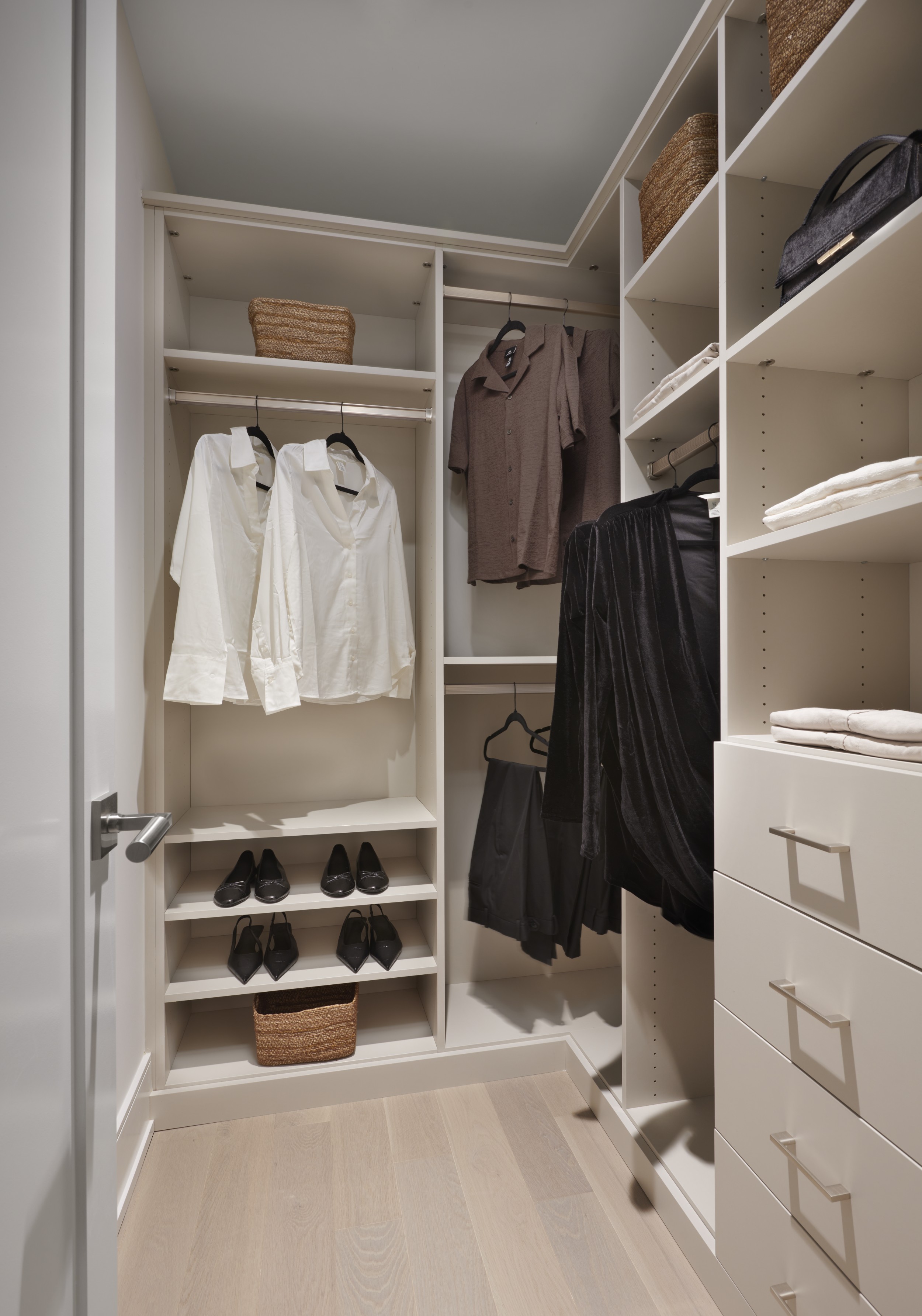 Royal Bayview Suite 318 Walk-In Closet