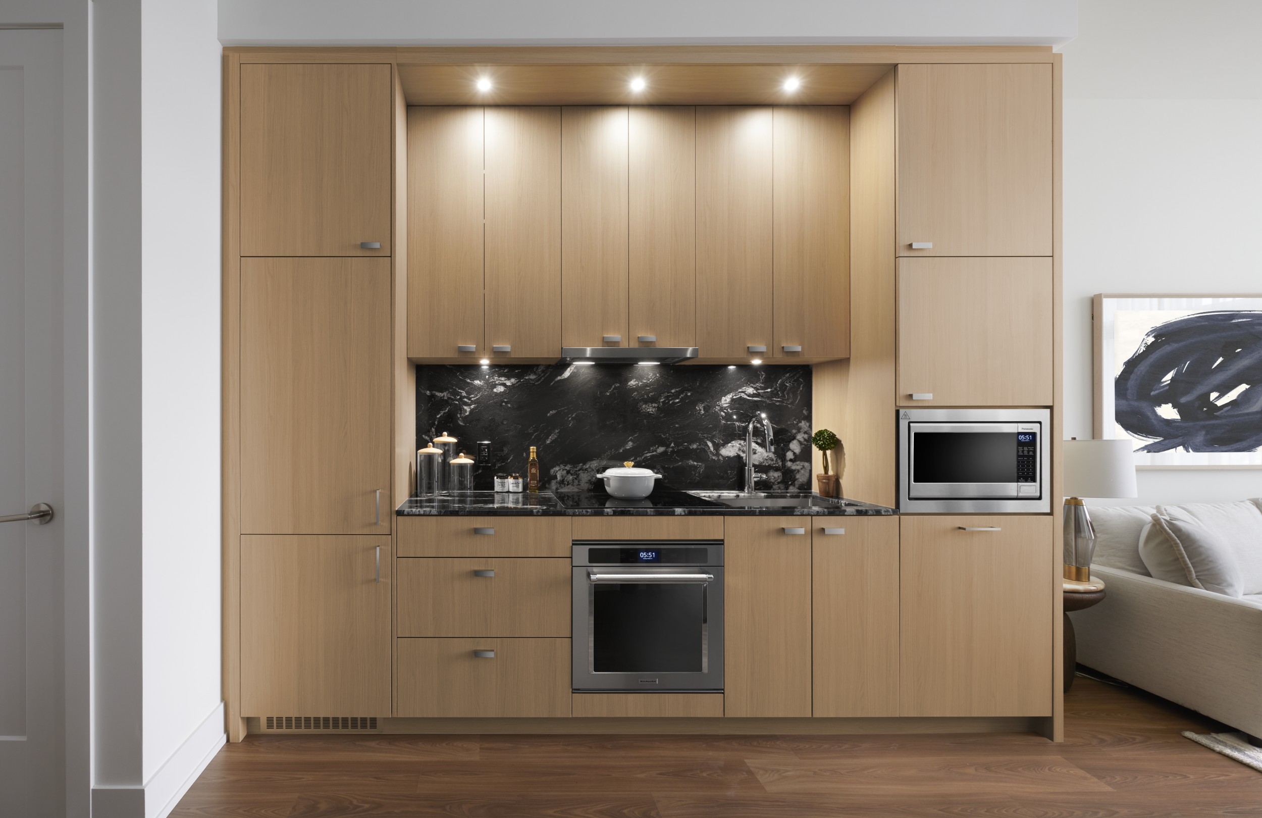 The Dupont Suite PH18 Kitchen