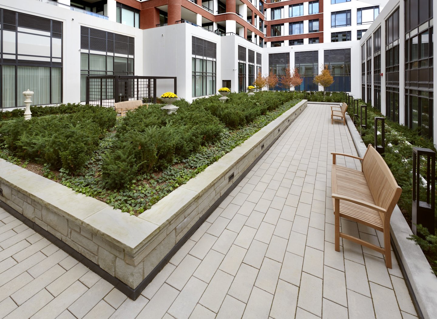 Edenbridge Outdoor English Garden