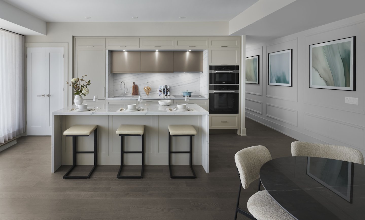Chateau Auberge on the Park Suite 2407 Kitchen