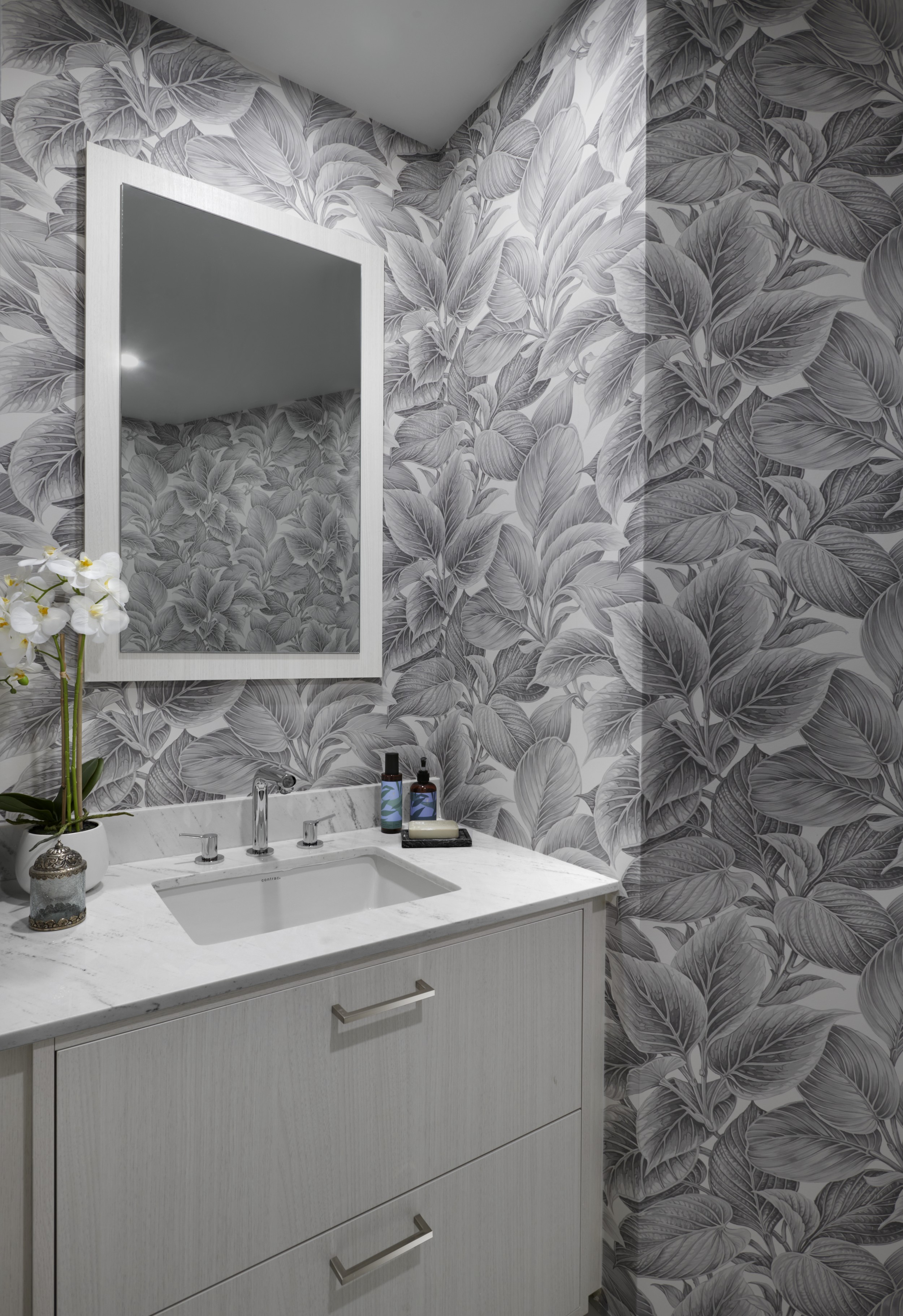 Edenbridge Suite 125 Powder Room
