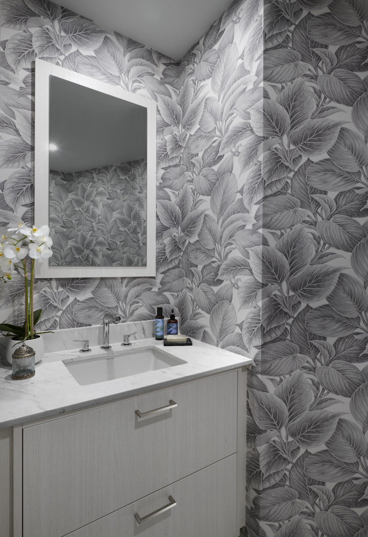 Edenbridge Suite 125 Powder Room