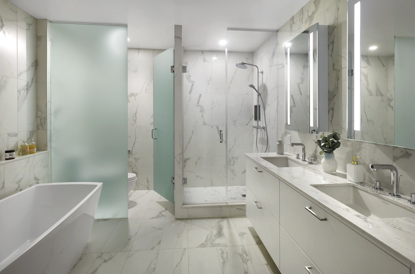 Royal Bayview Suite 204 Principal Ensuite