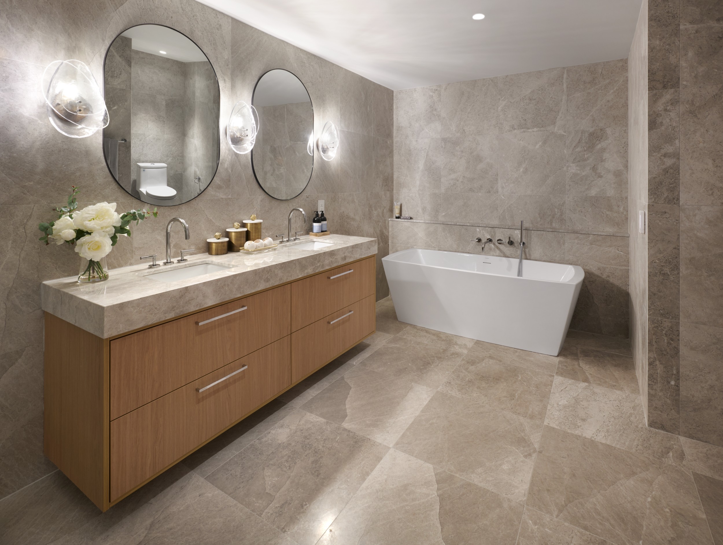 Aqualuna Suite 1203 Principal Ensuite