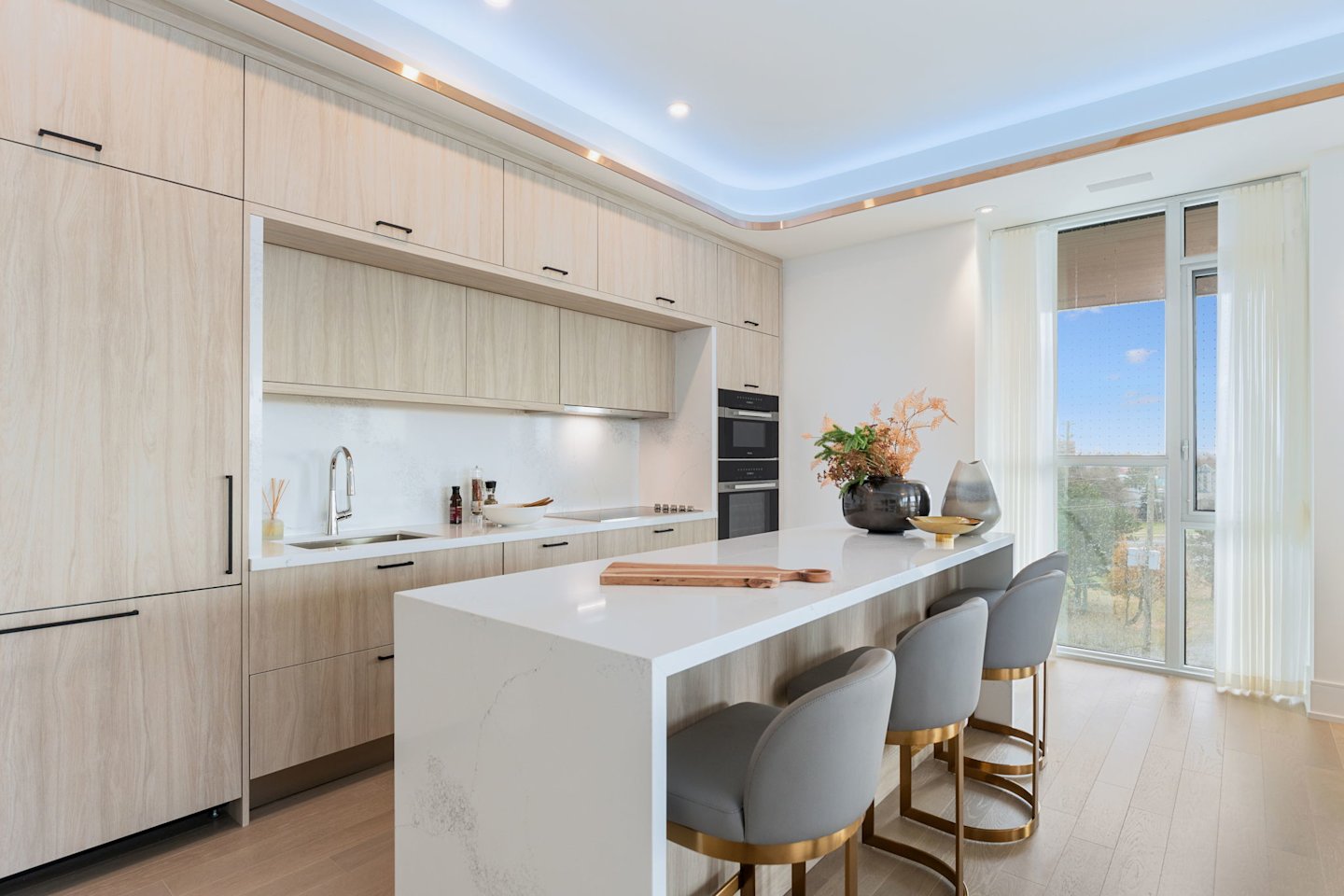 Royal Bayview Suite 418 Kitchen