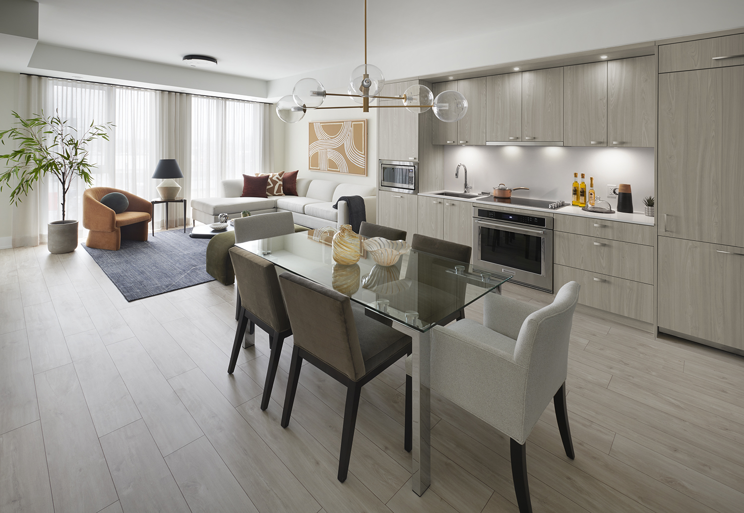 The Dupont Suite 325 Kitchen and Dining Room