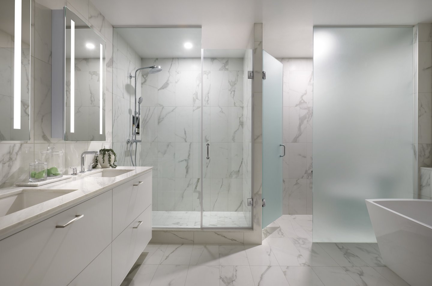 Royal Bayview Suite 318 Principal Ensuite