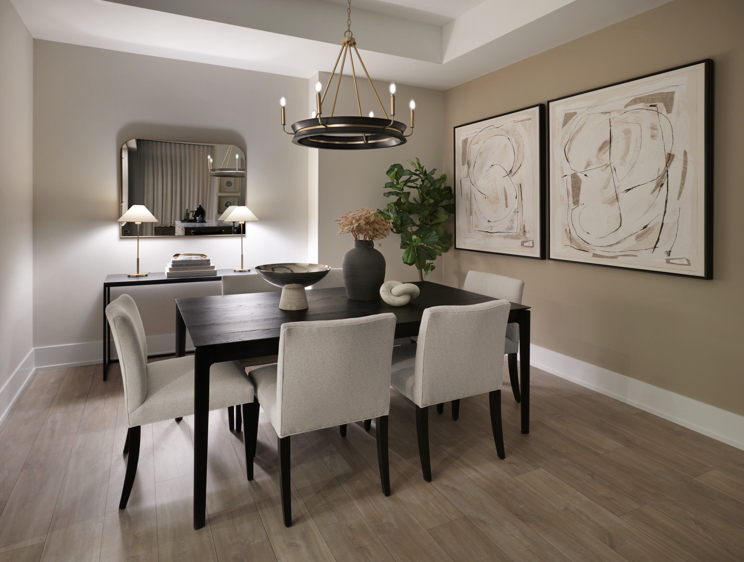 MRKT Suite 1013 Dining Room