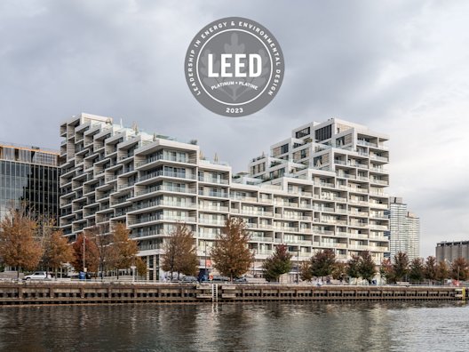 LEED Platinum certified Aquabella at Bayside Toronto Exterior Photo