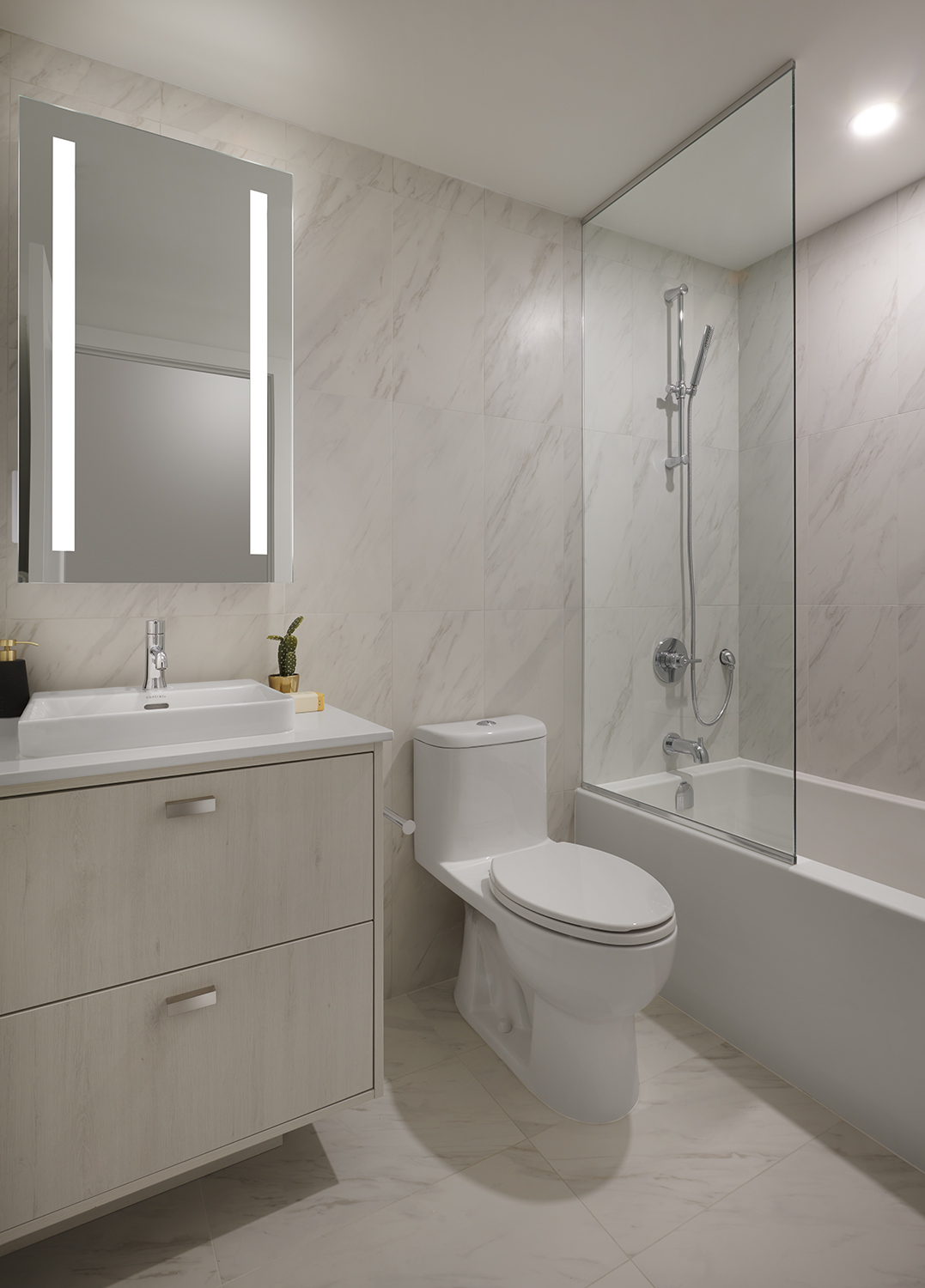 The Dupont Suite 327 Bathroom