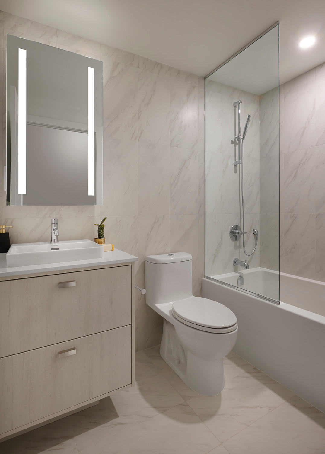 The Dupont Suite 327 Bathroom