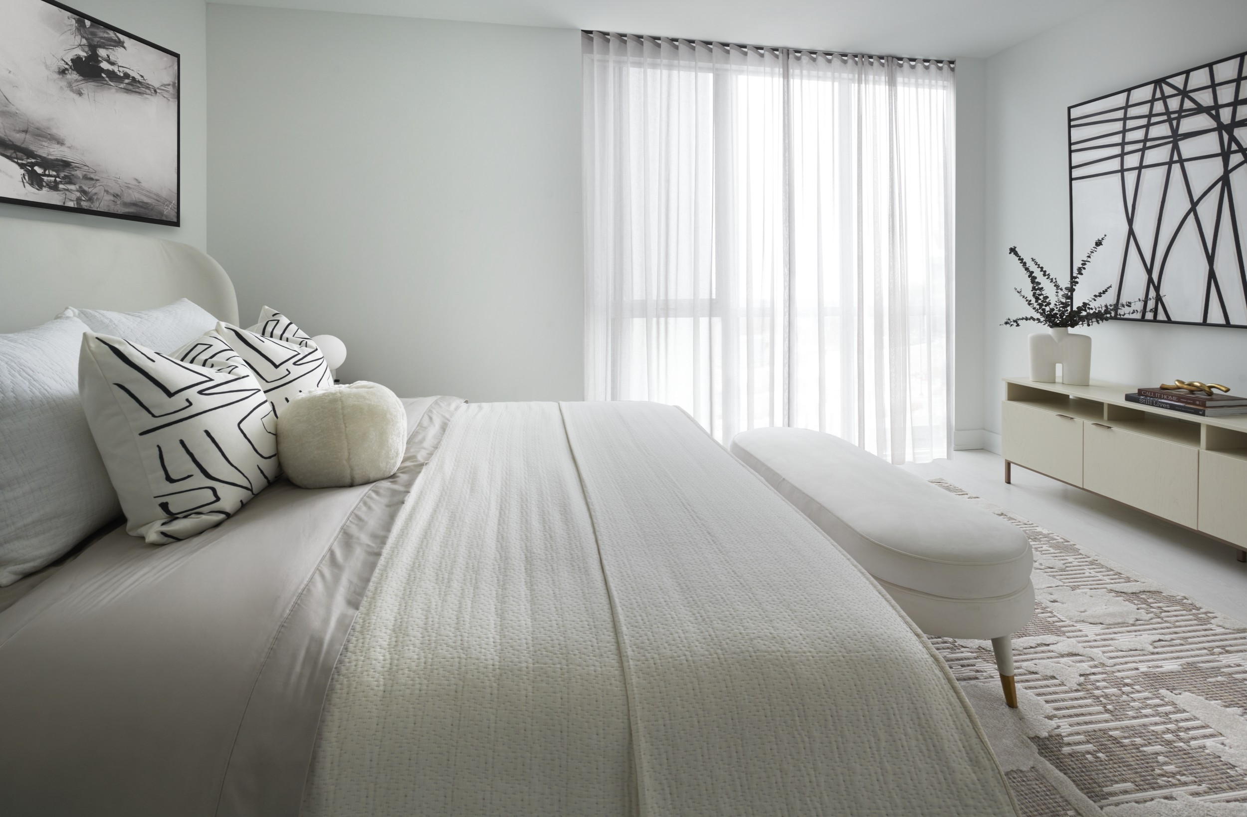 Auberge Suite 214 Principal Bedroom