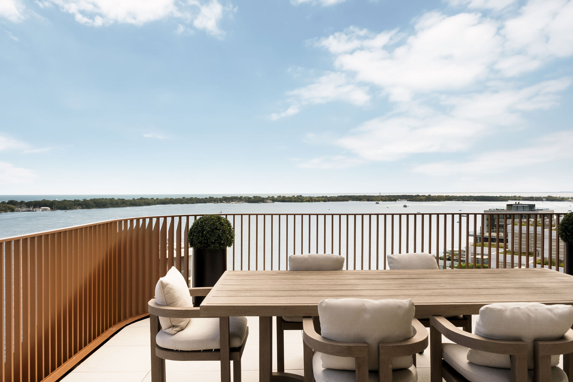 Aqualuna SPH1 Terrace