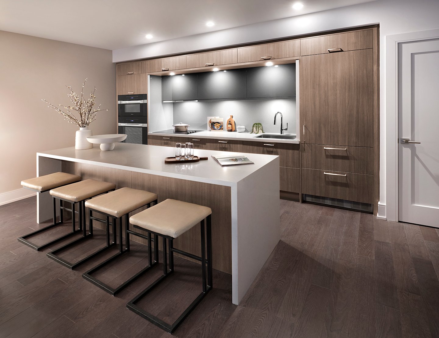 Chateau Model Suite 101 Kitchen