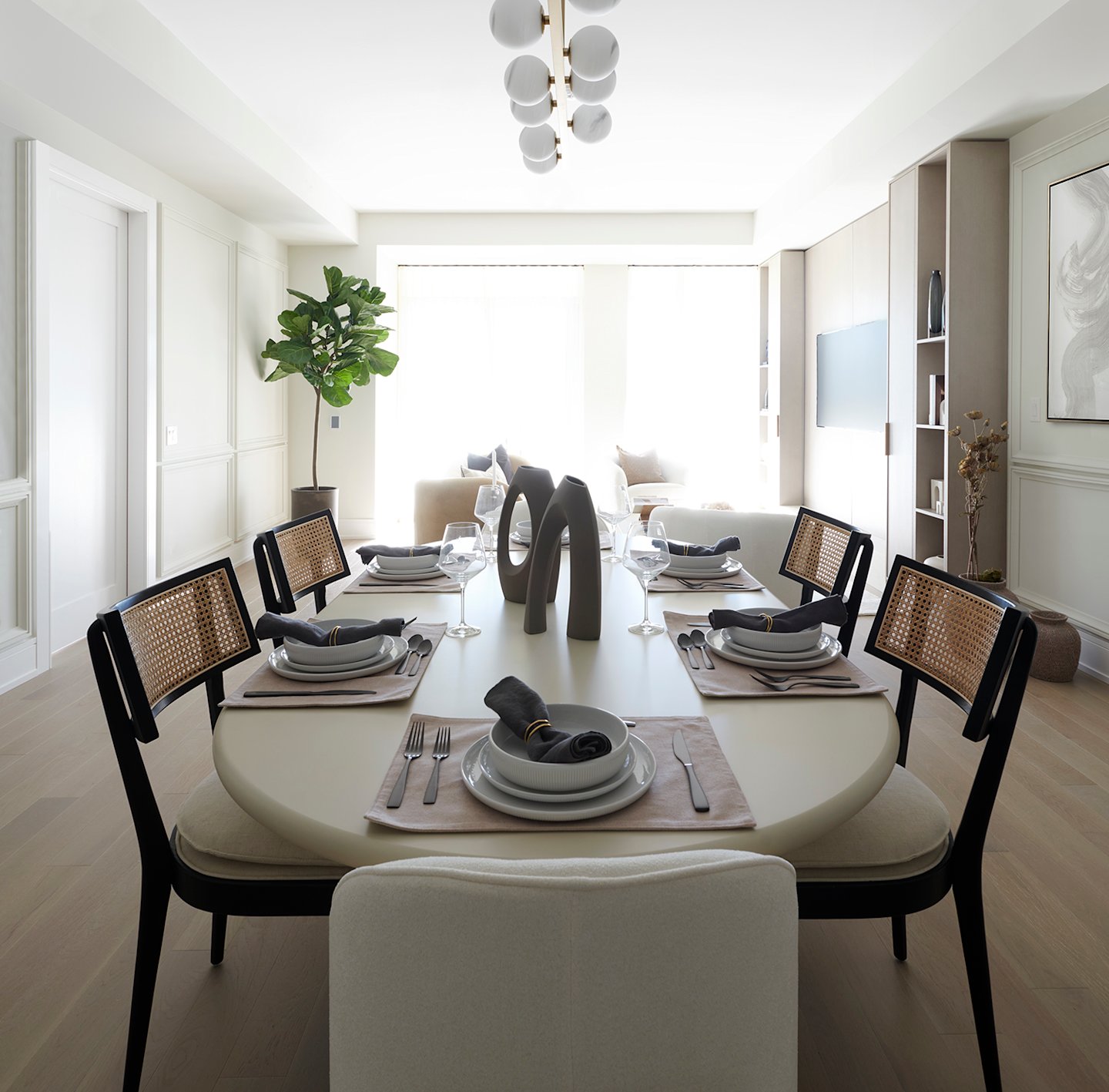 Royal Bayview GL20 Dining Room