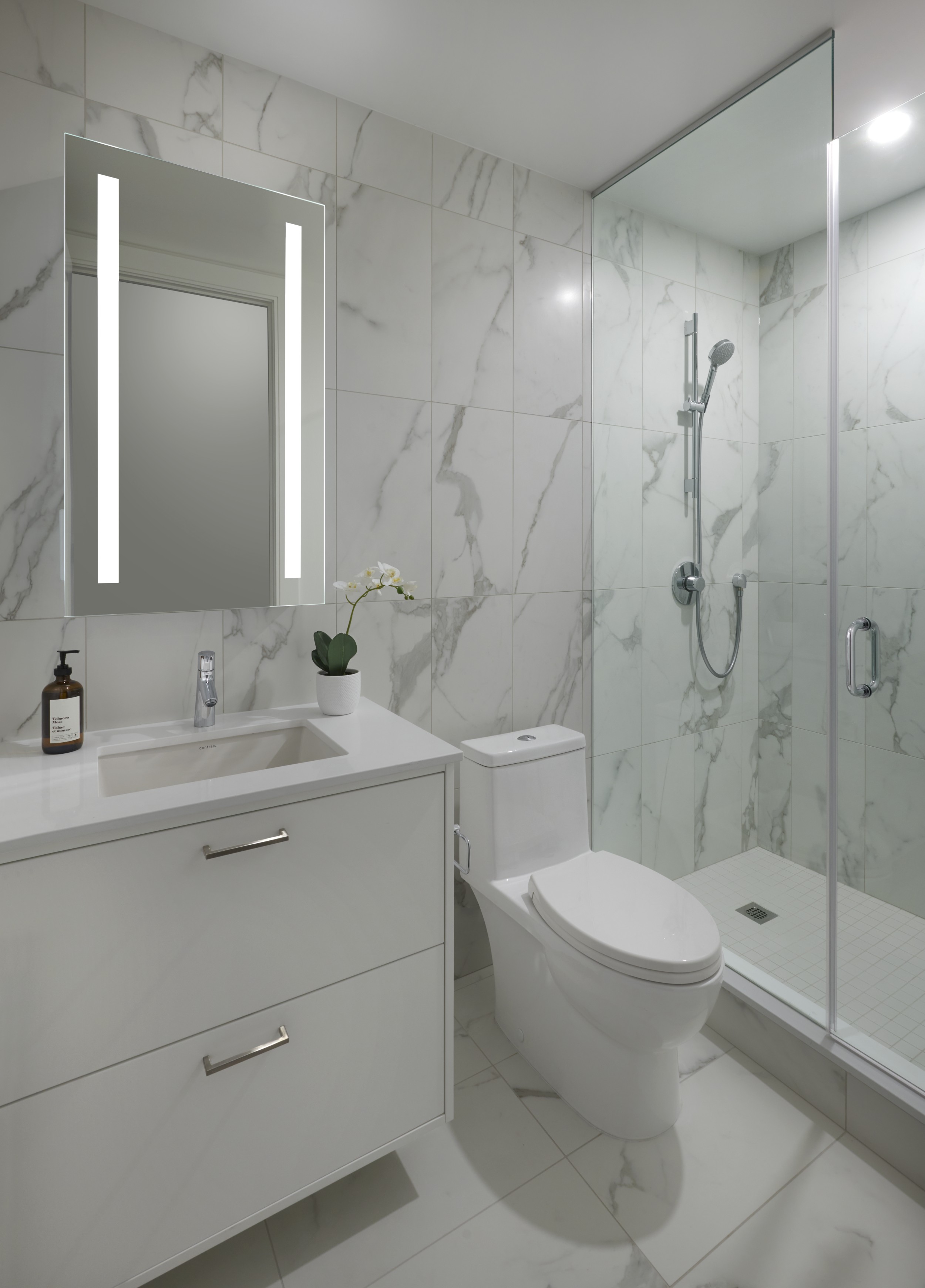 Royal Bayview Suite 217 Secondary Bathroom