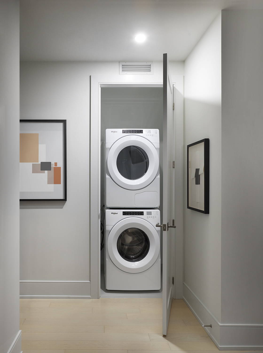 Edenbridge Suite 118 Laundry Room