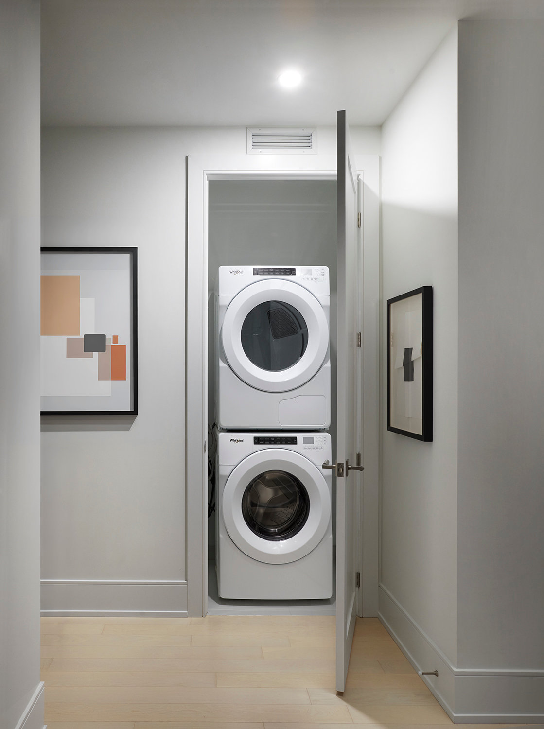 Edenbridge Suite 118 Laundry Room