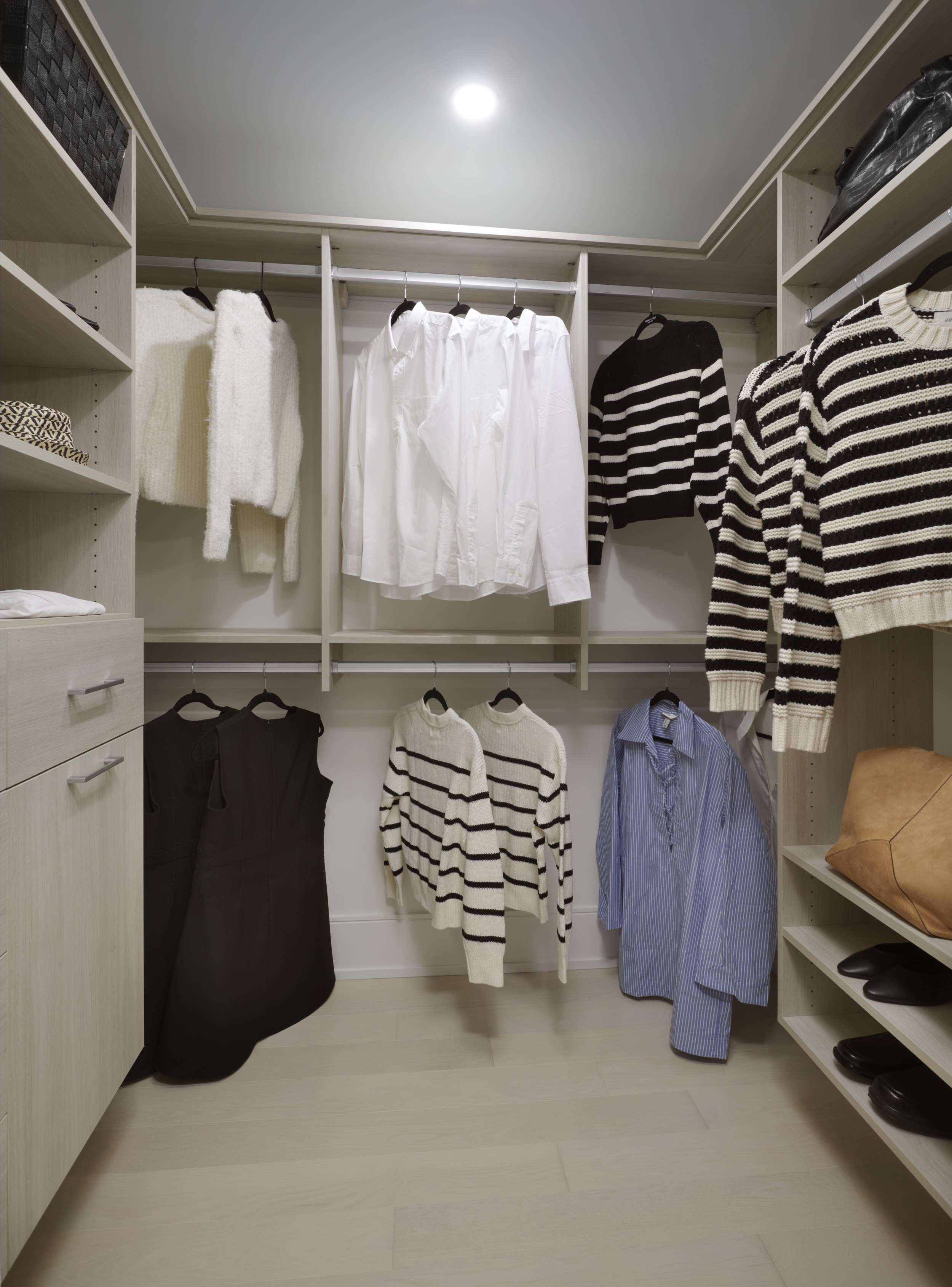 Edenbridge Suite 125 Walk-in Closet