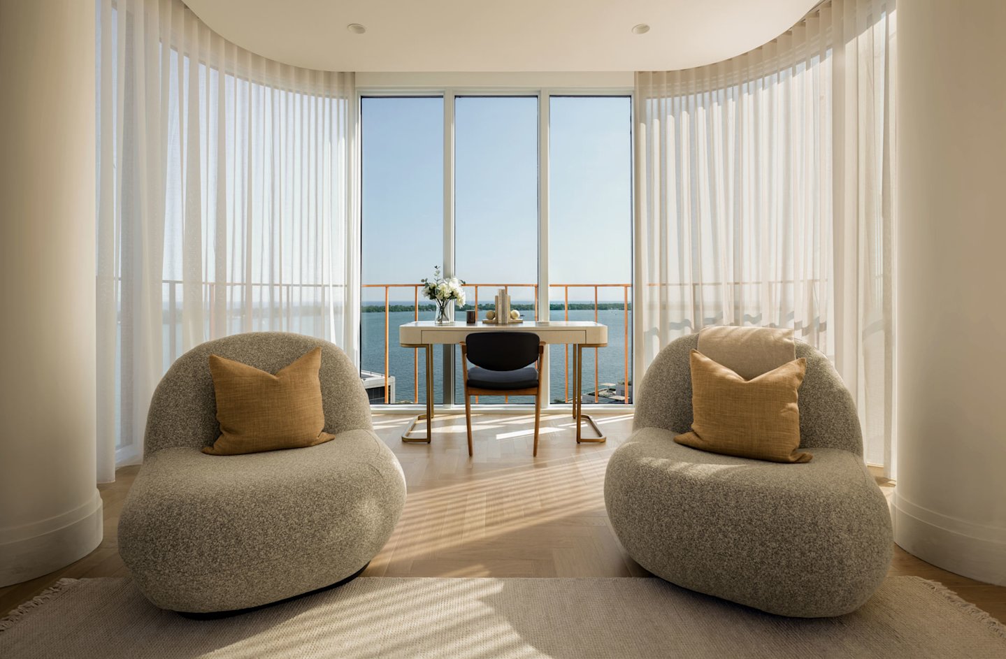 Aqualuna SPH1 Bedroom Sitting Area