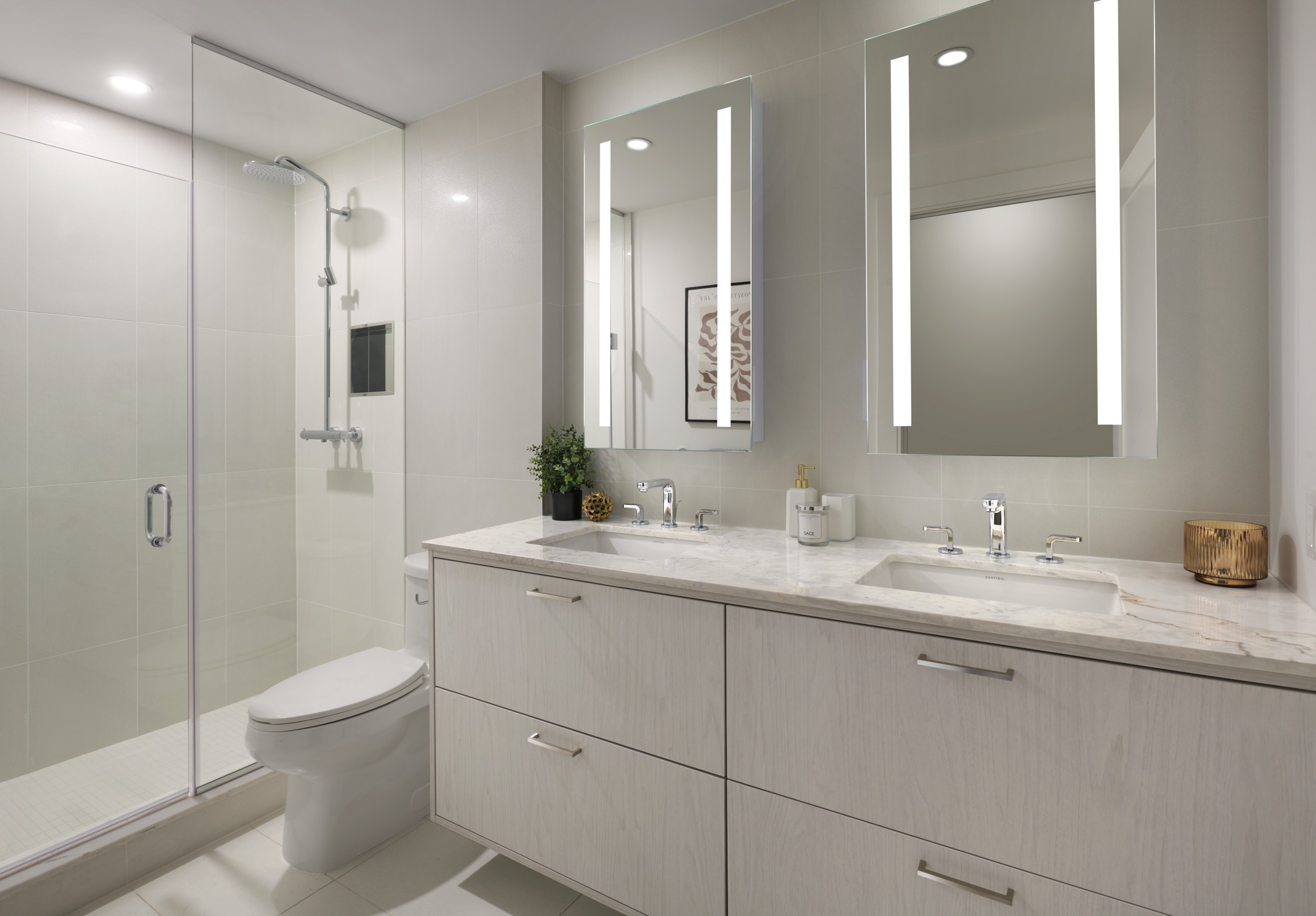 Chateau Suite 111 Principal Bathroom