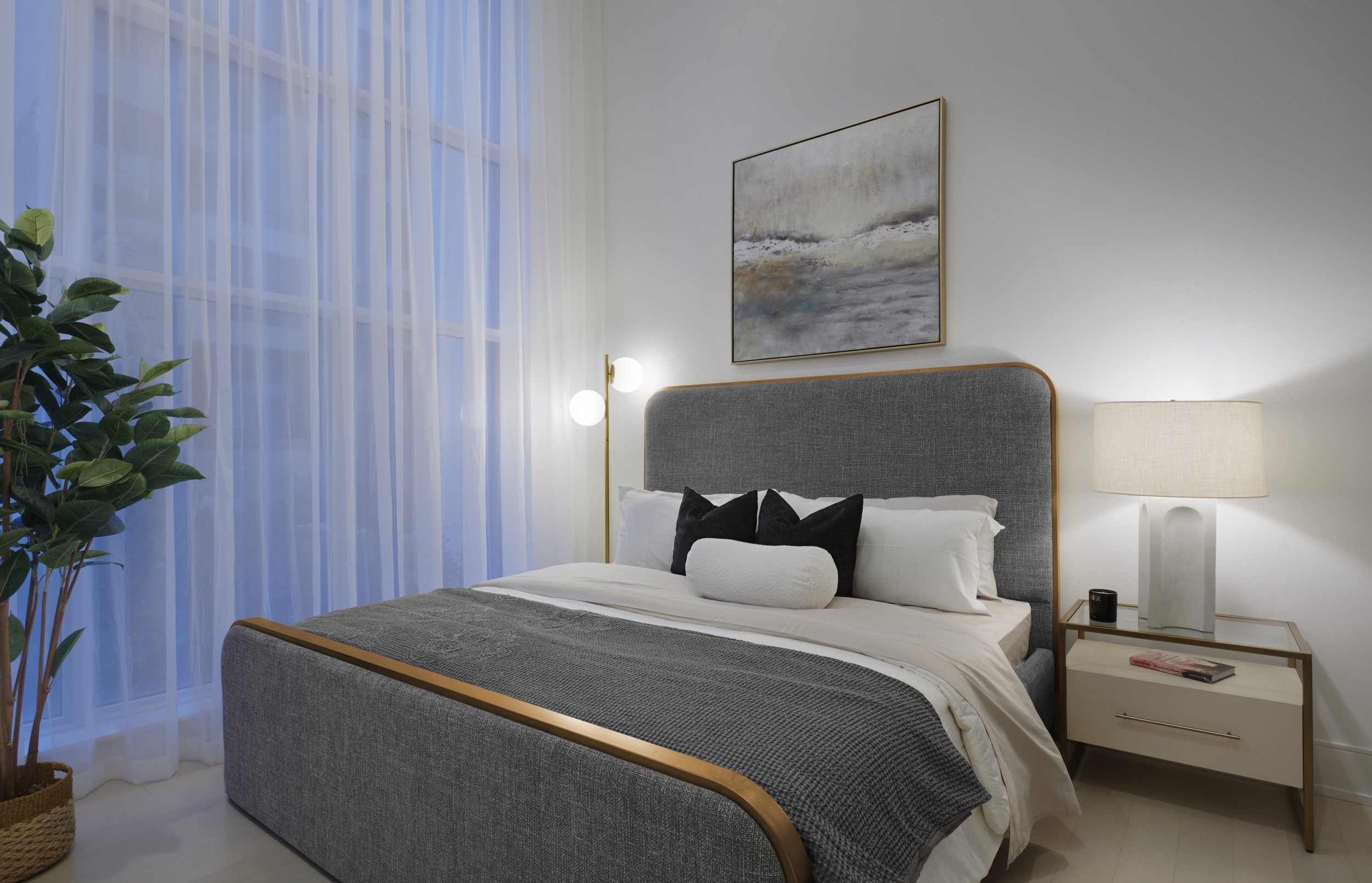 Chateau Suite 205 Principal Bedroom