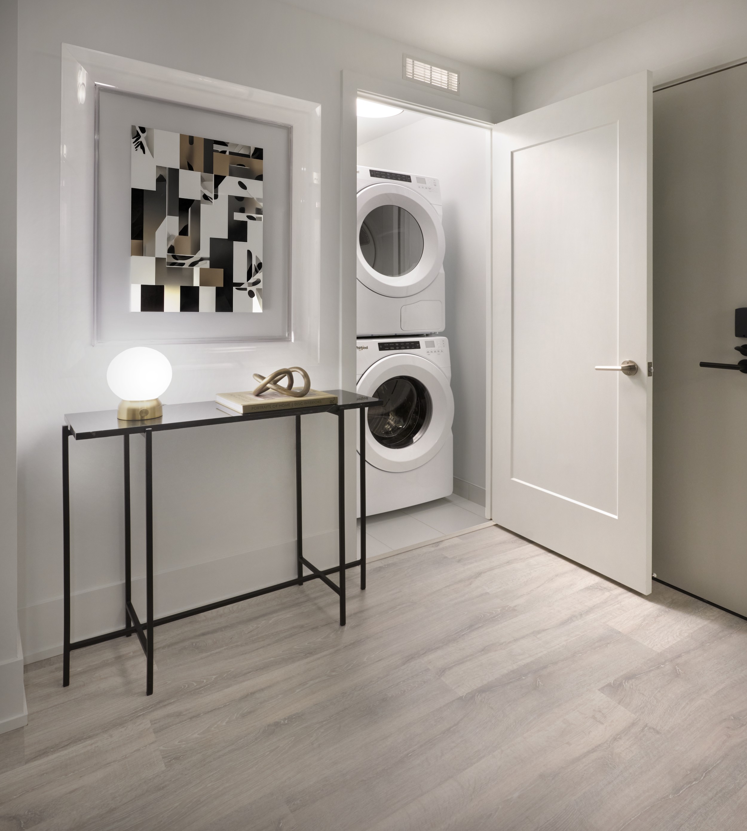 MRKT Suite 605 Laundry Room