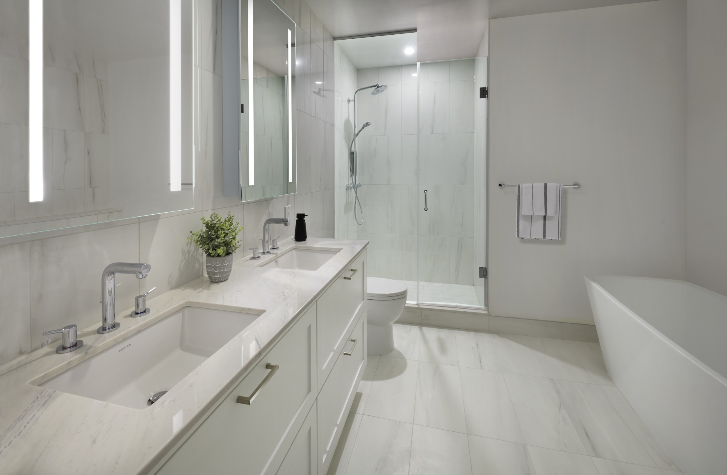 Royal Bayview Suite 105 Principal Ensuite