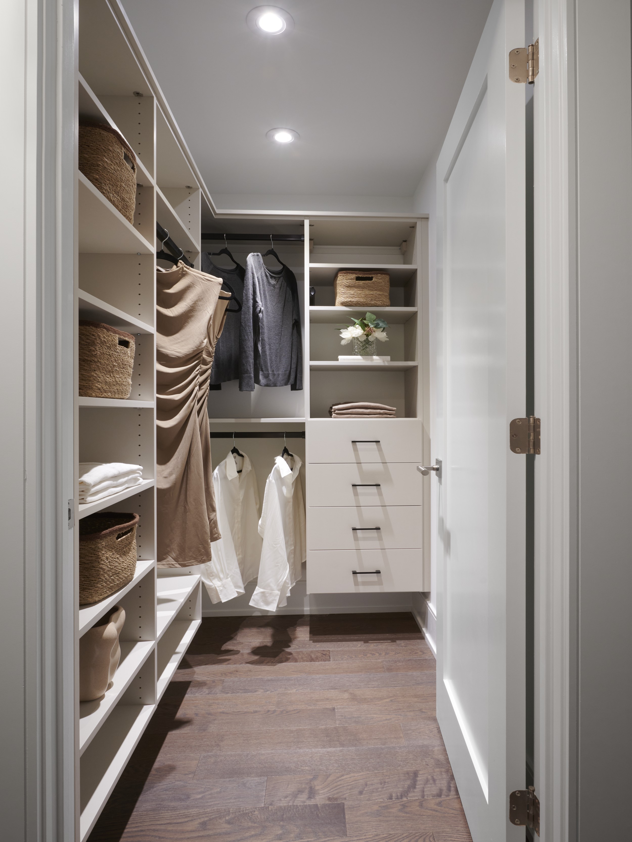 The Well Classic II Suite 501 Walk-in Closet