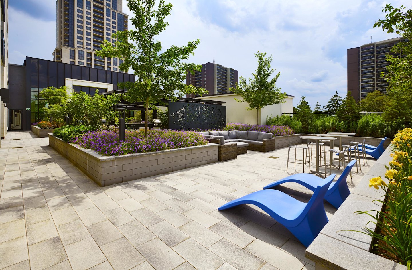 Evermore Amenity Outdoor Lounge