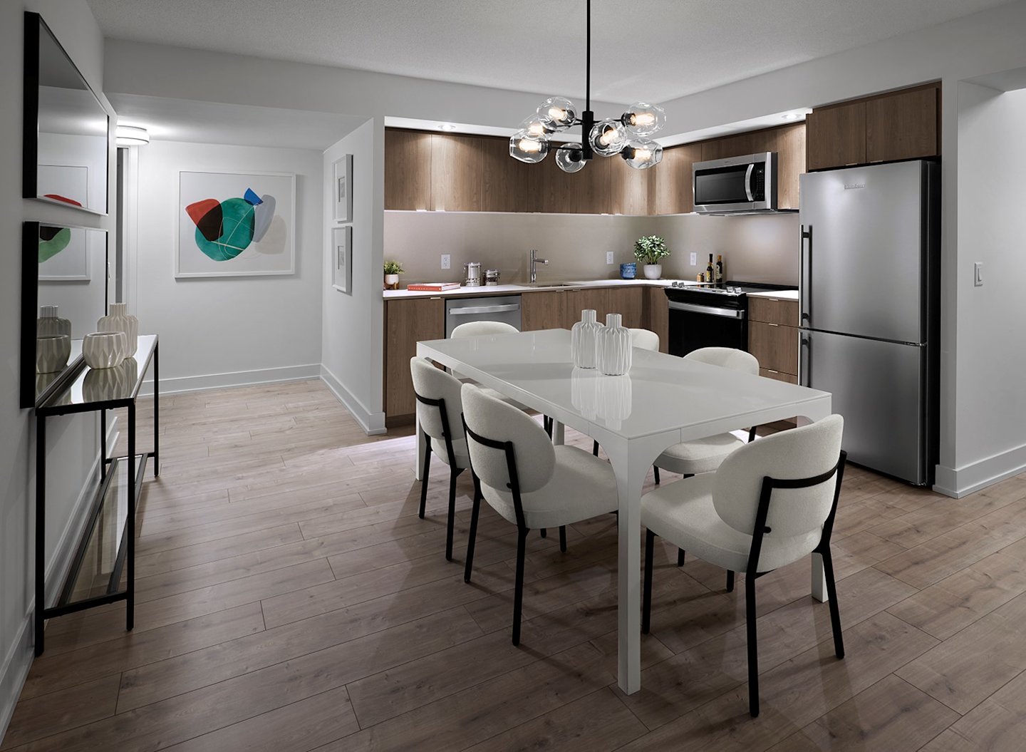 Evemore Model Suite 307 Dining Room Photography