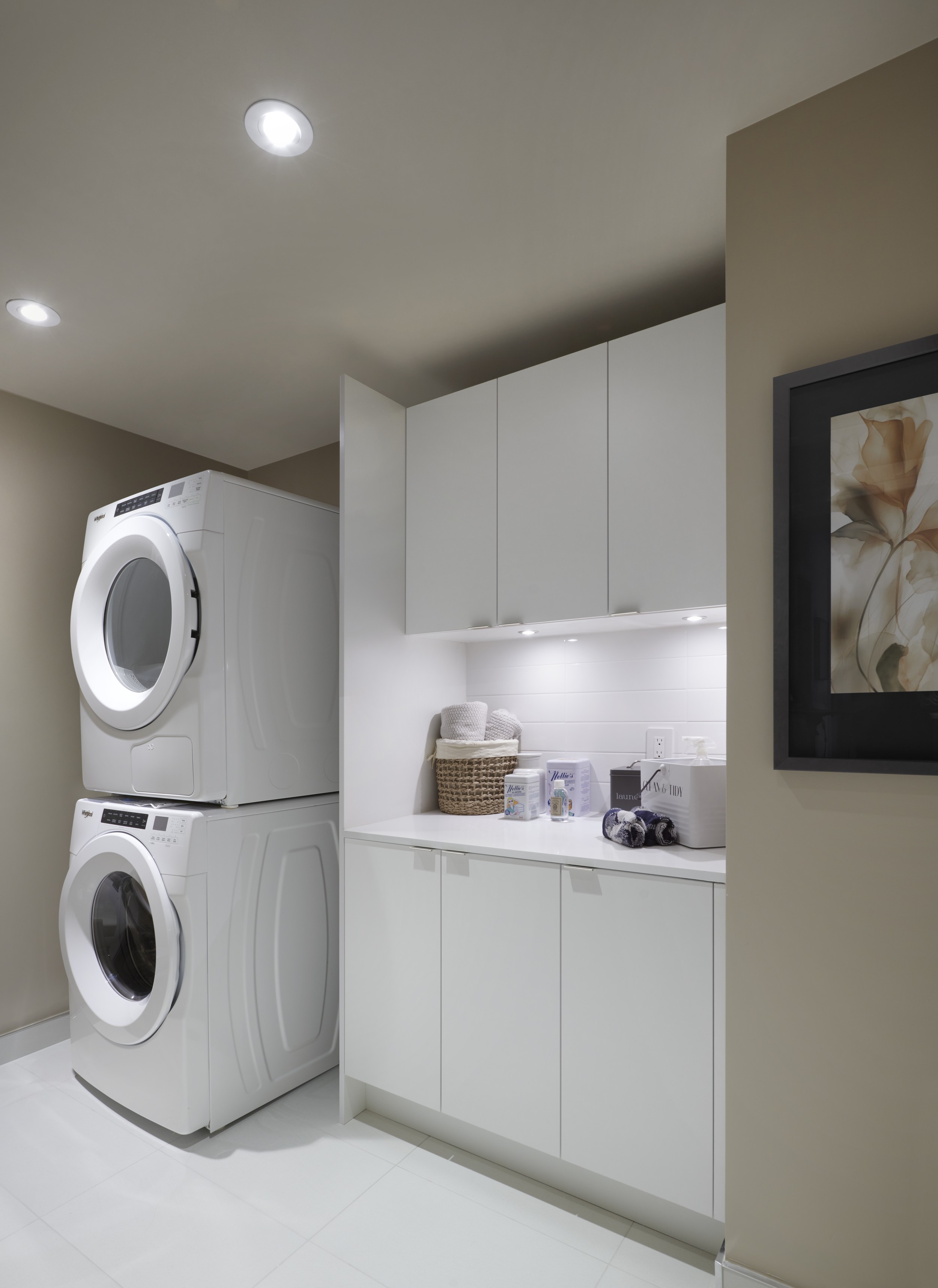 Aqualuna Suite 1107 Laundry Room