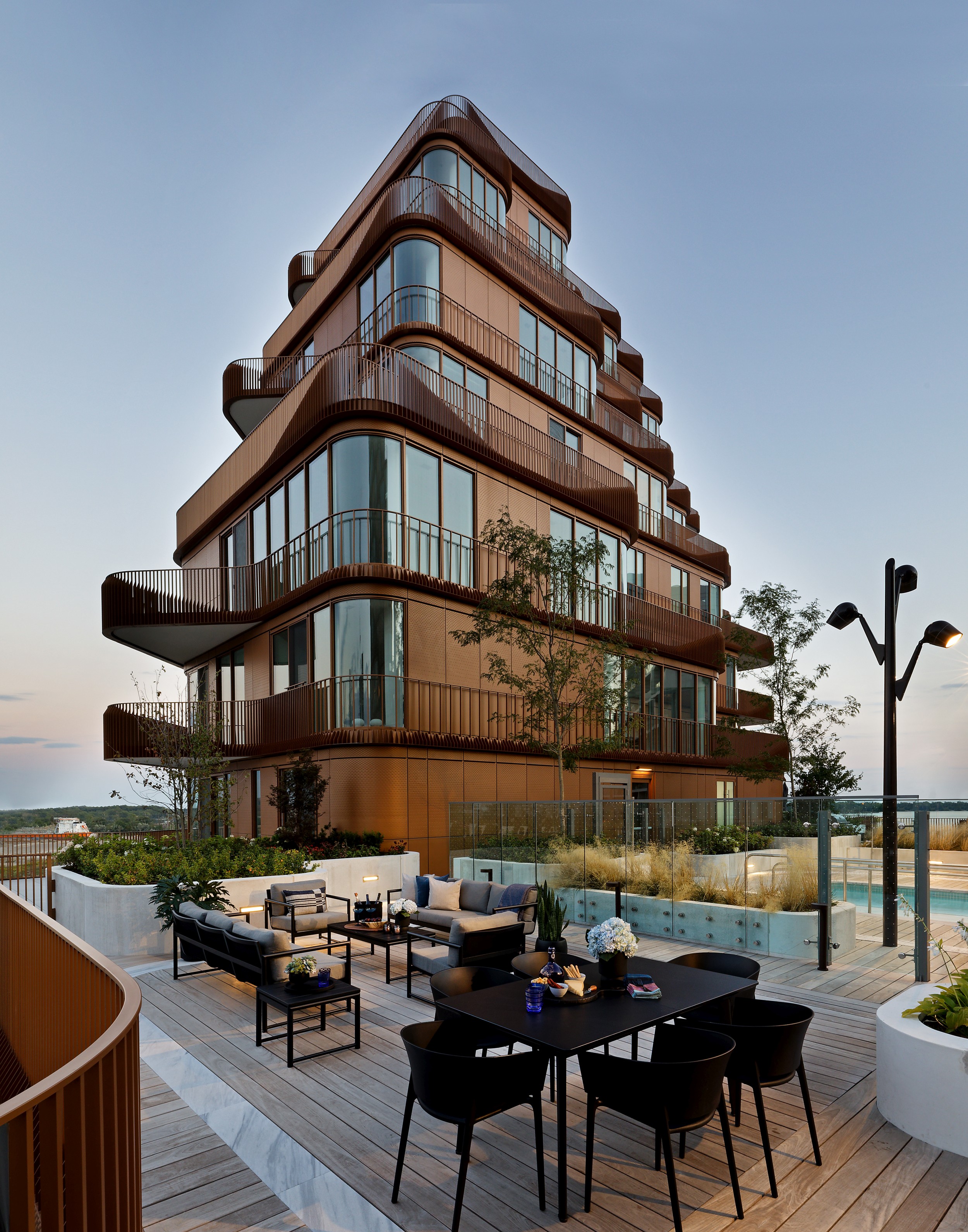 Aqualuna Amenities Patio Seating