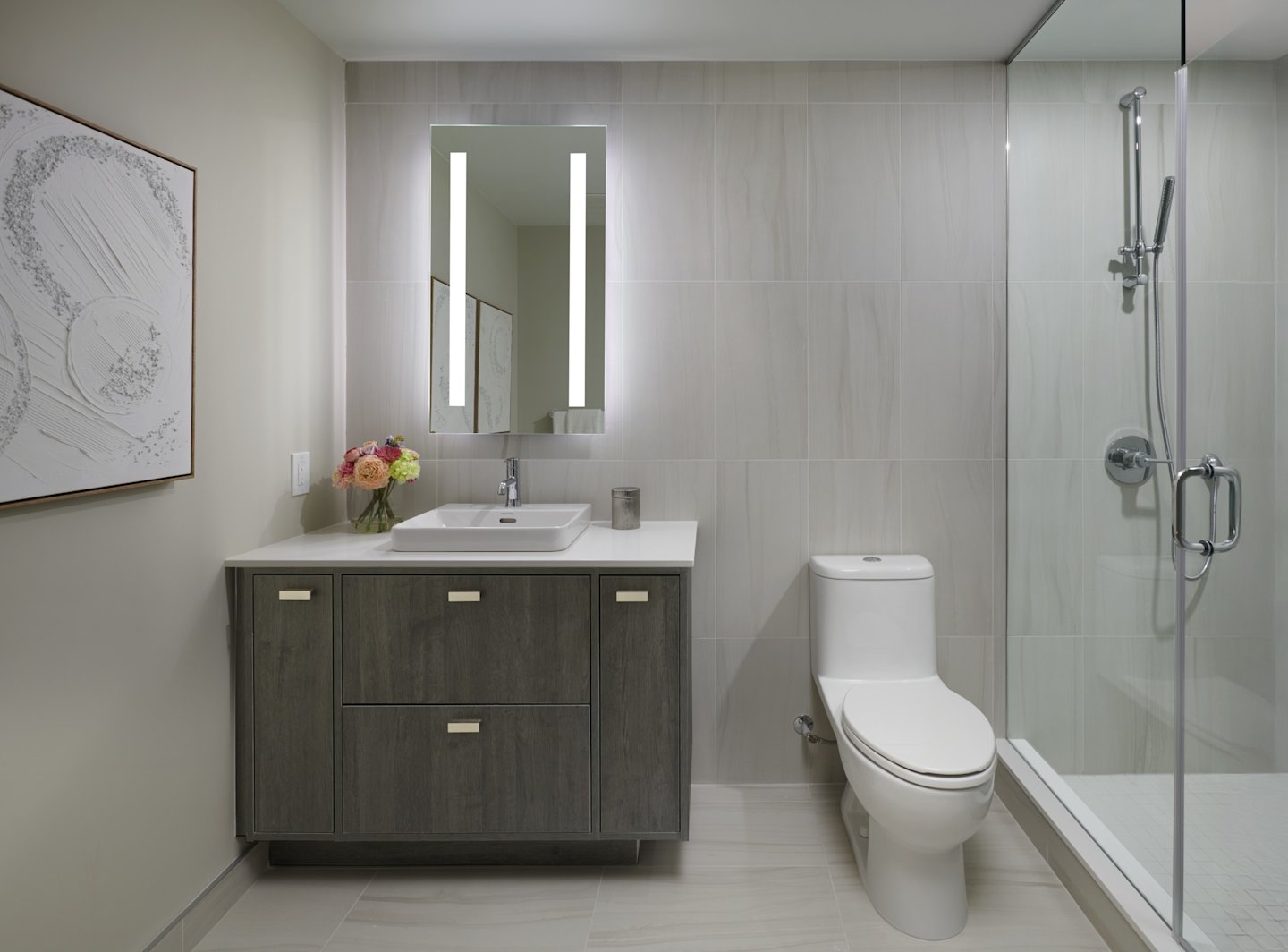 MRKT Suite 418 Principal Bathroom