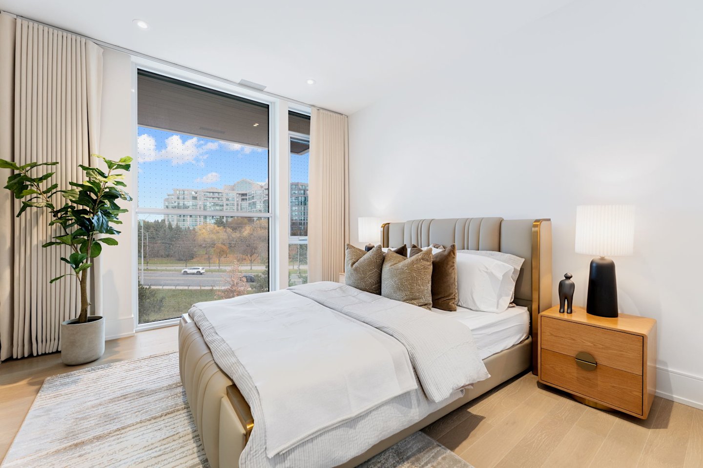 Royal Bayview Suite 418 Bedroom