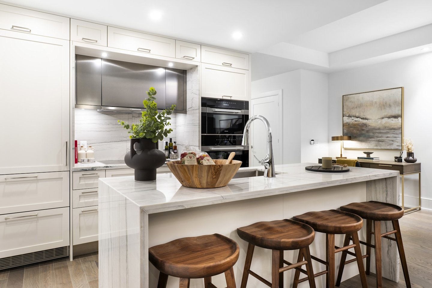 The Well Classic II Suite 516 Kitchen