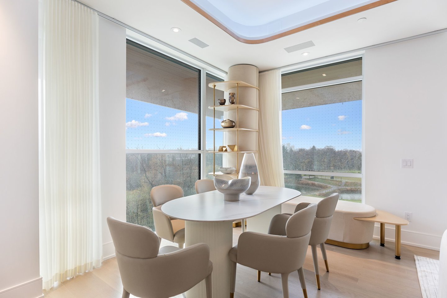 Royal Bayview Suite 418 Dining Room