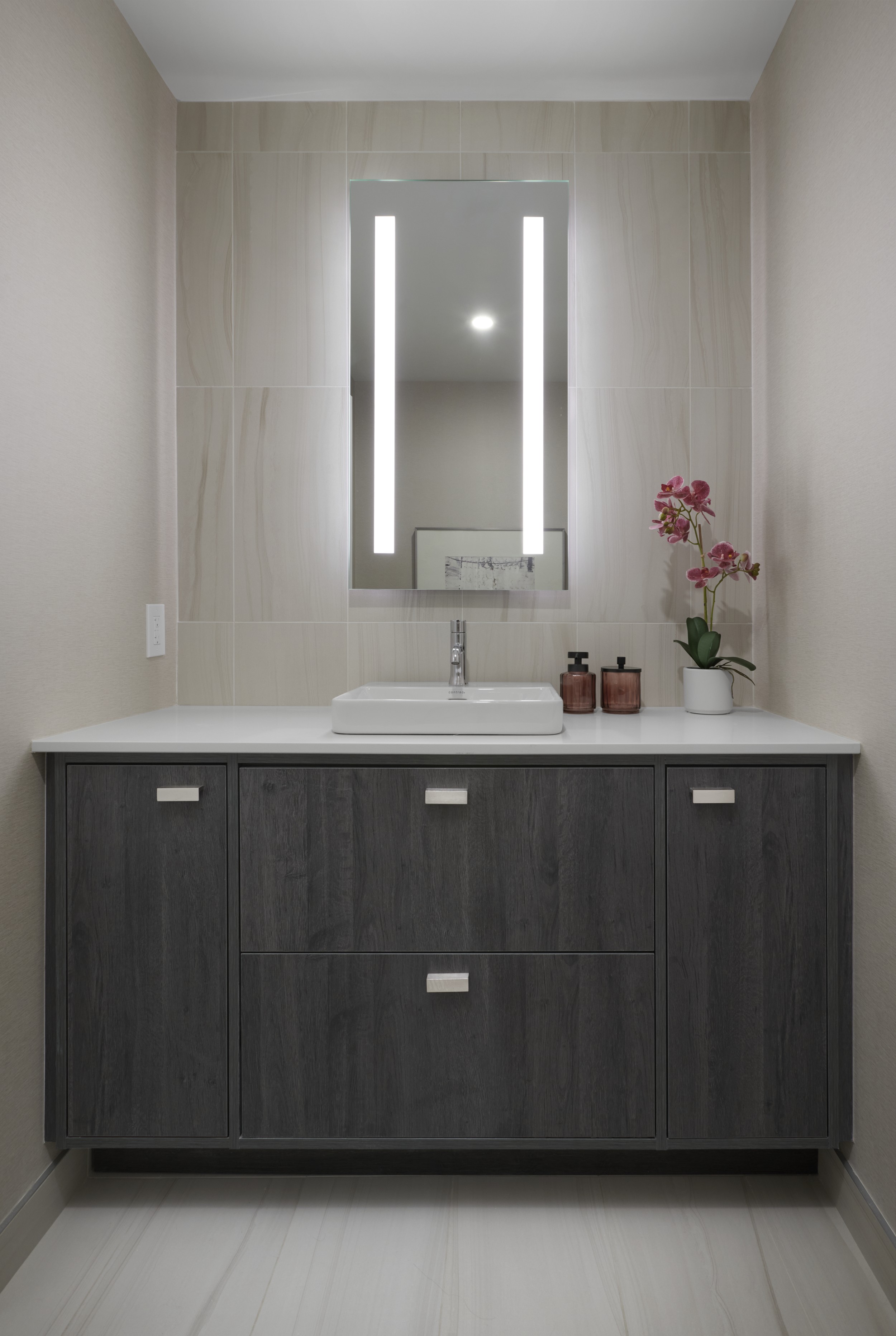 MRKT Suite 418 Powder Room