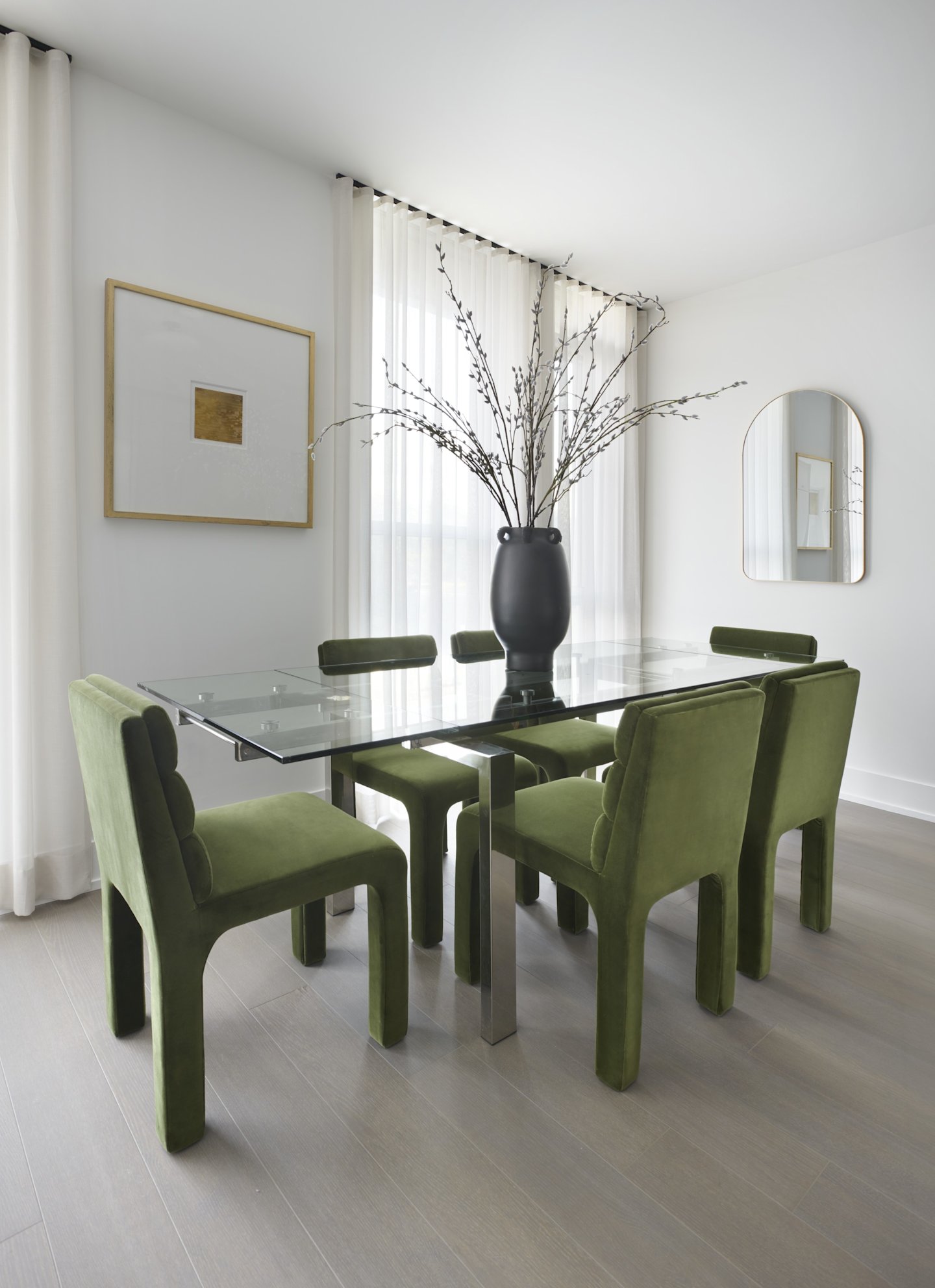 Royal Bayview Suite 215 Dining Room