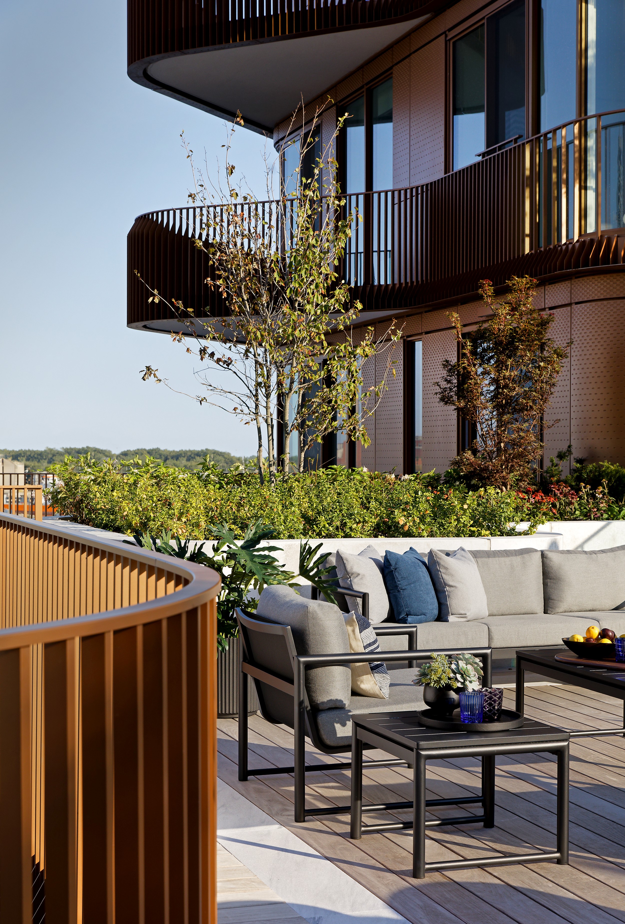 Aqualuna Amenities Patio Seating