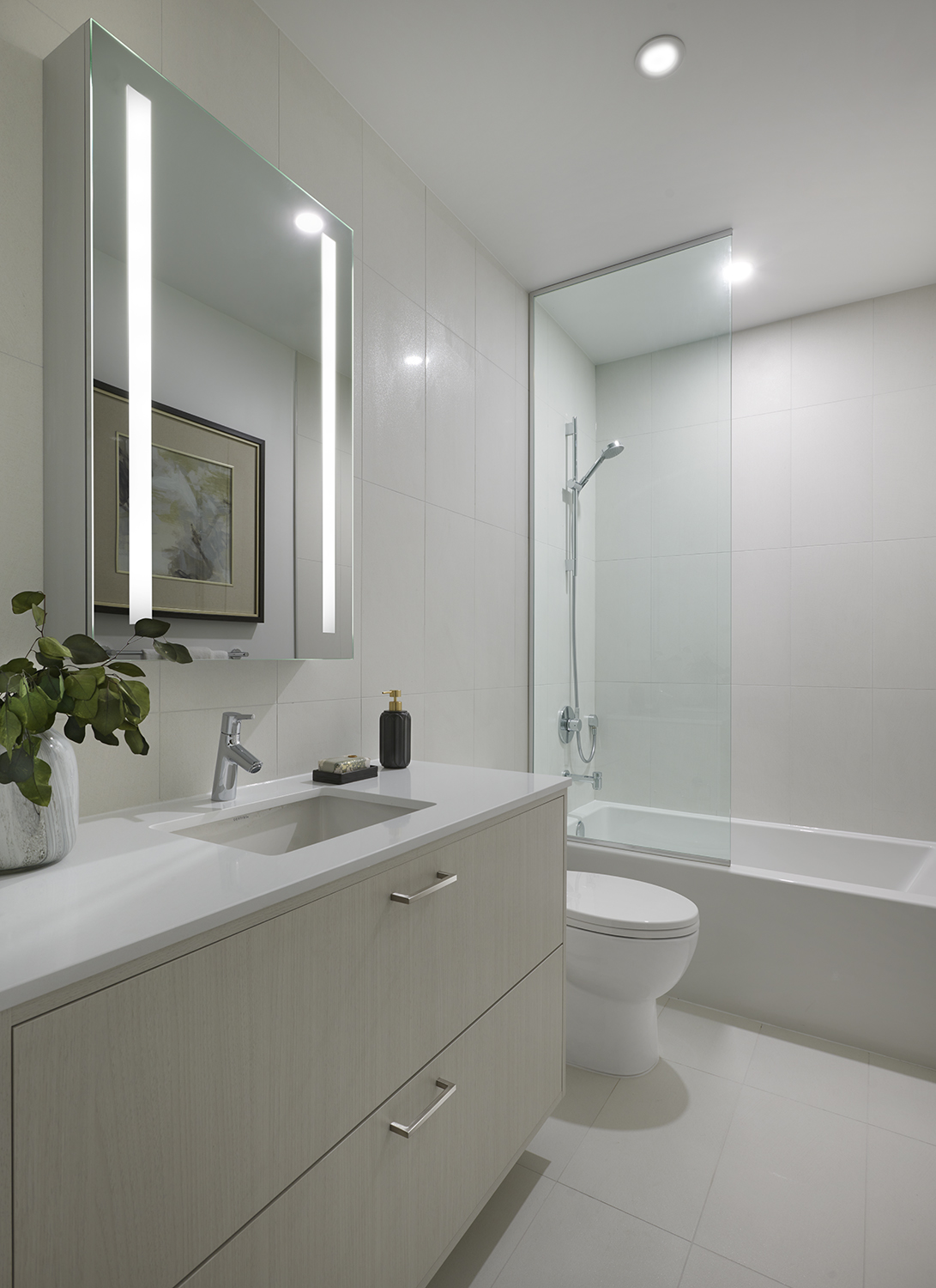 Edenbridge Suite 118 Secondary Bathroom