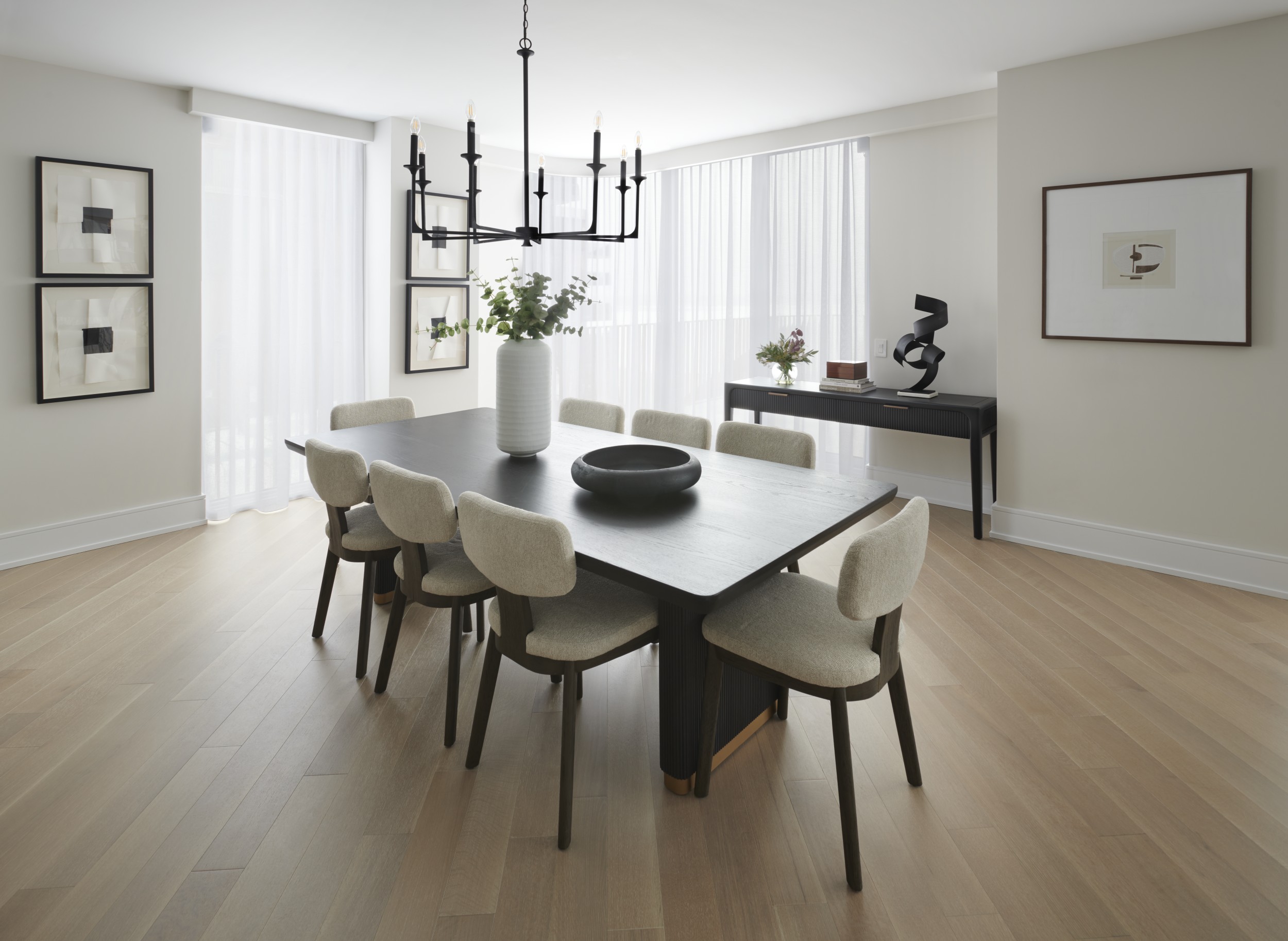 Aqualuna Suite 822 Dining Room