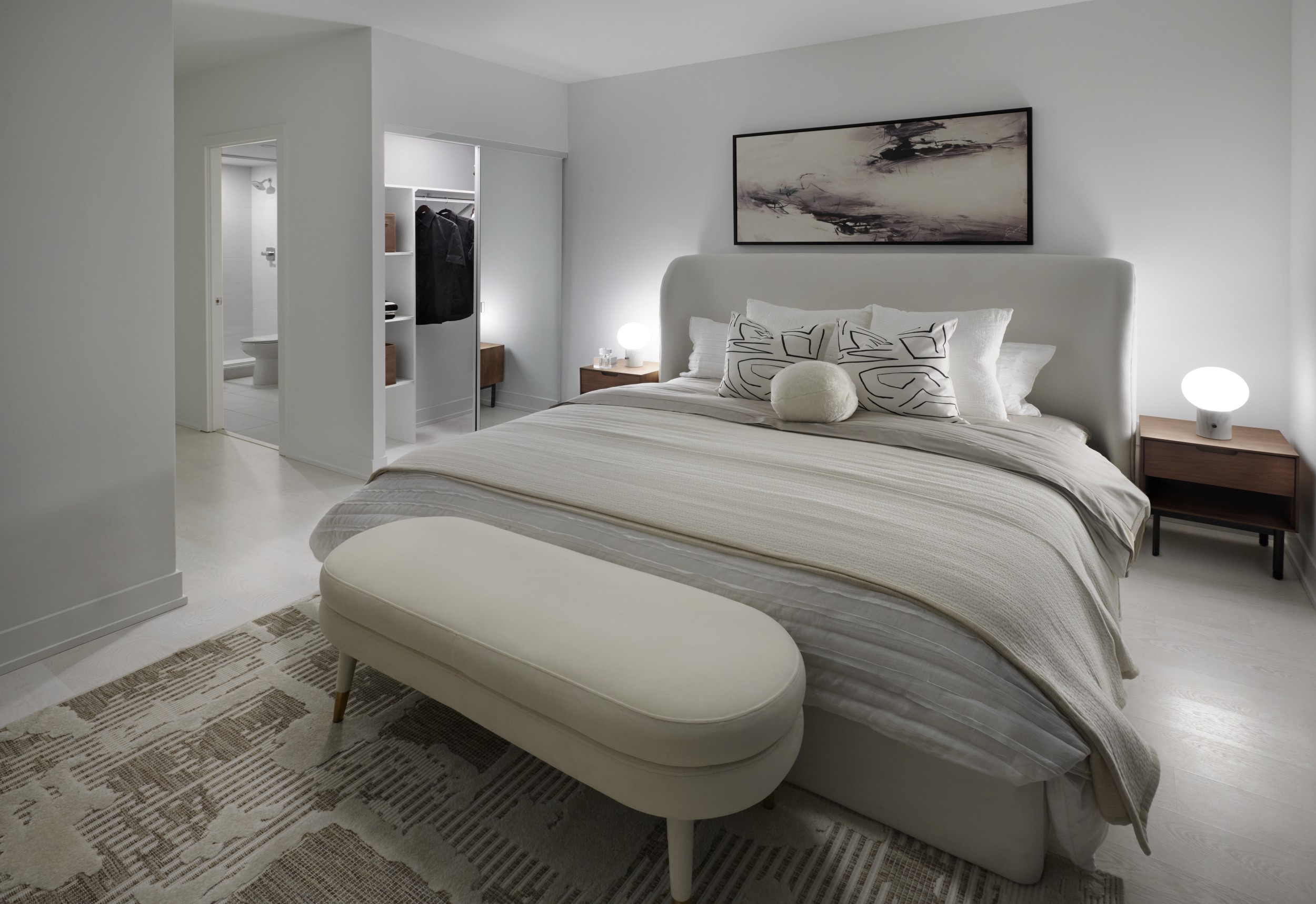 Auberge Suite 214 Principal Bedroom