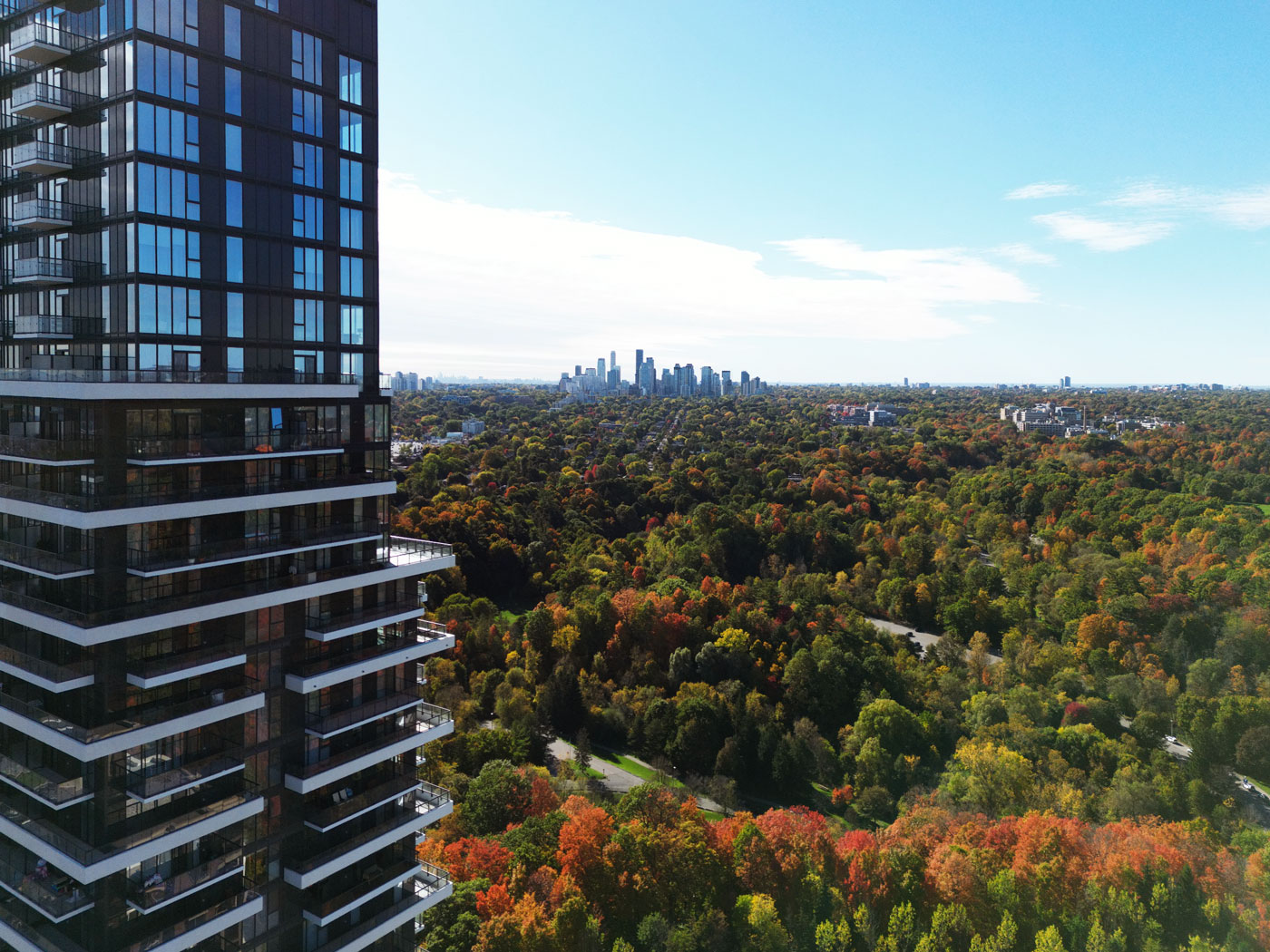 Drone photograph of Chateau Auberge on the Park looking west